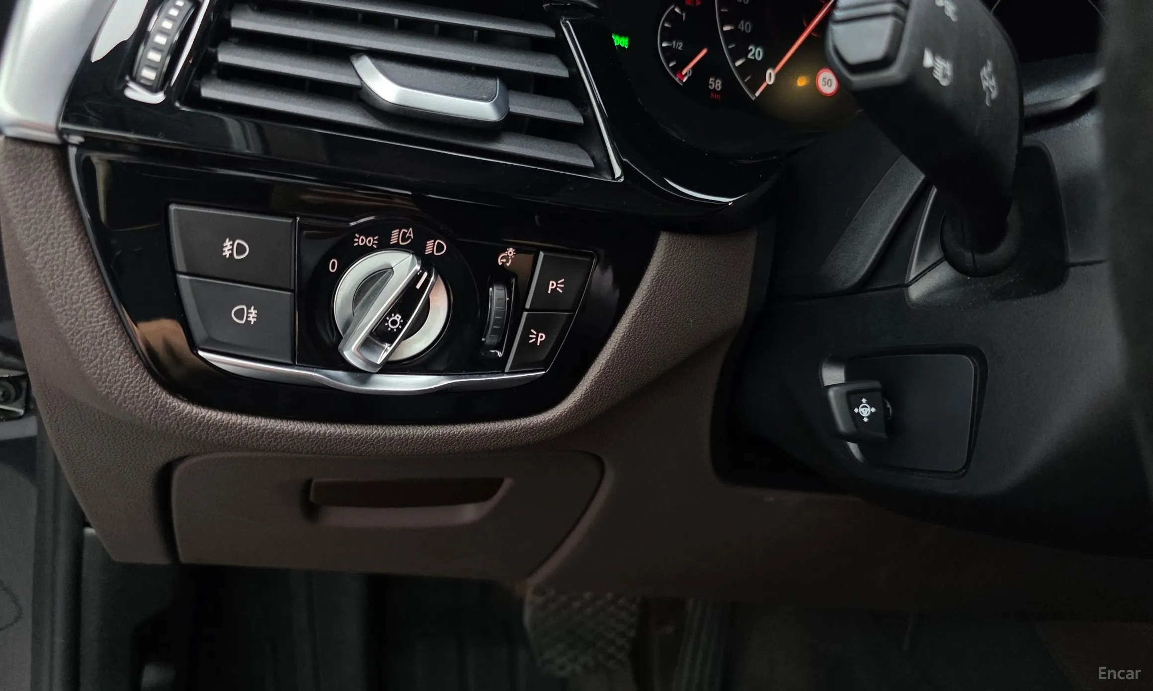 BMW 5 Series (G30) превью 20