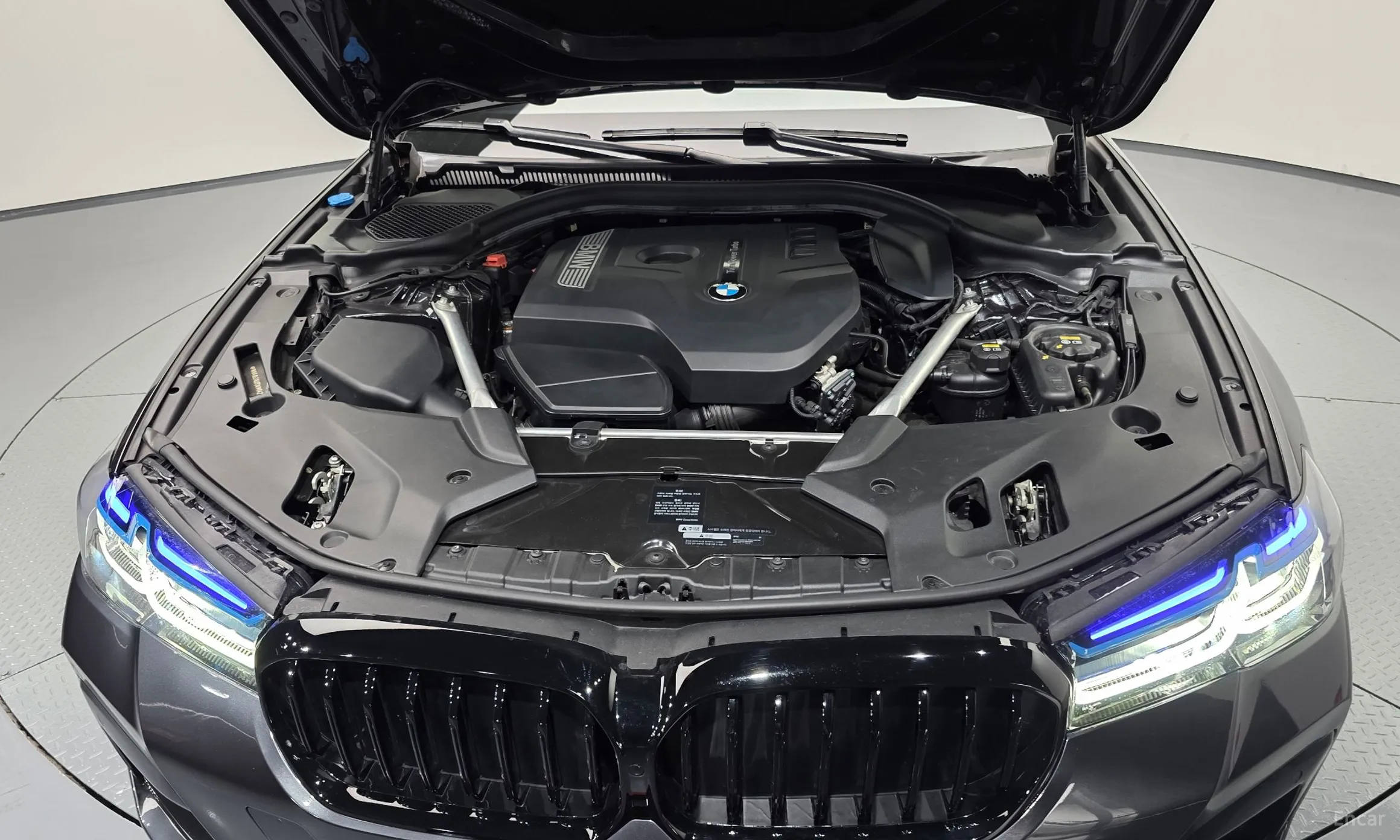 BMW 5 Series (G30) превью 6
