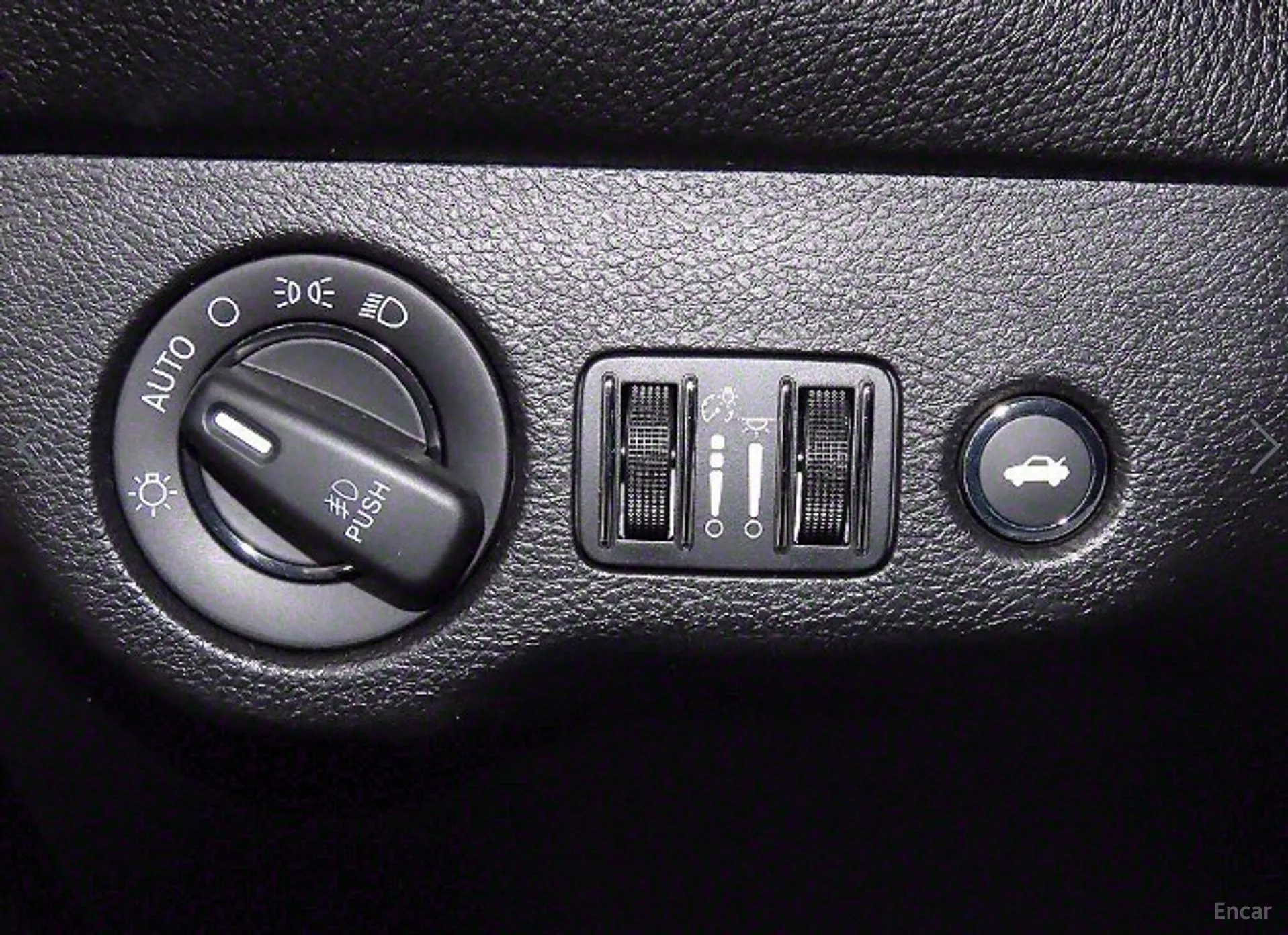 Dodge Challenger превью 13