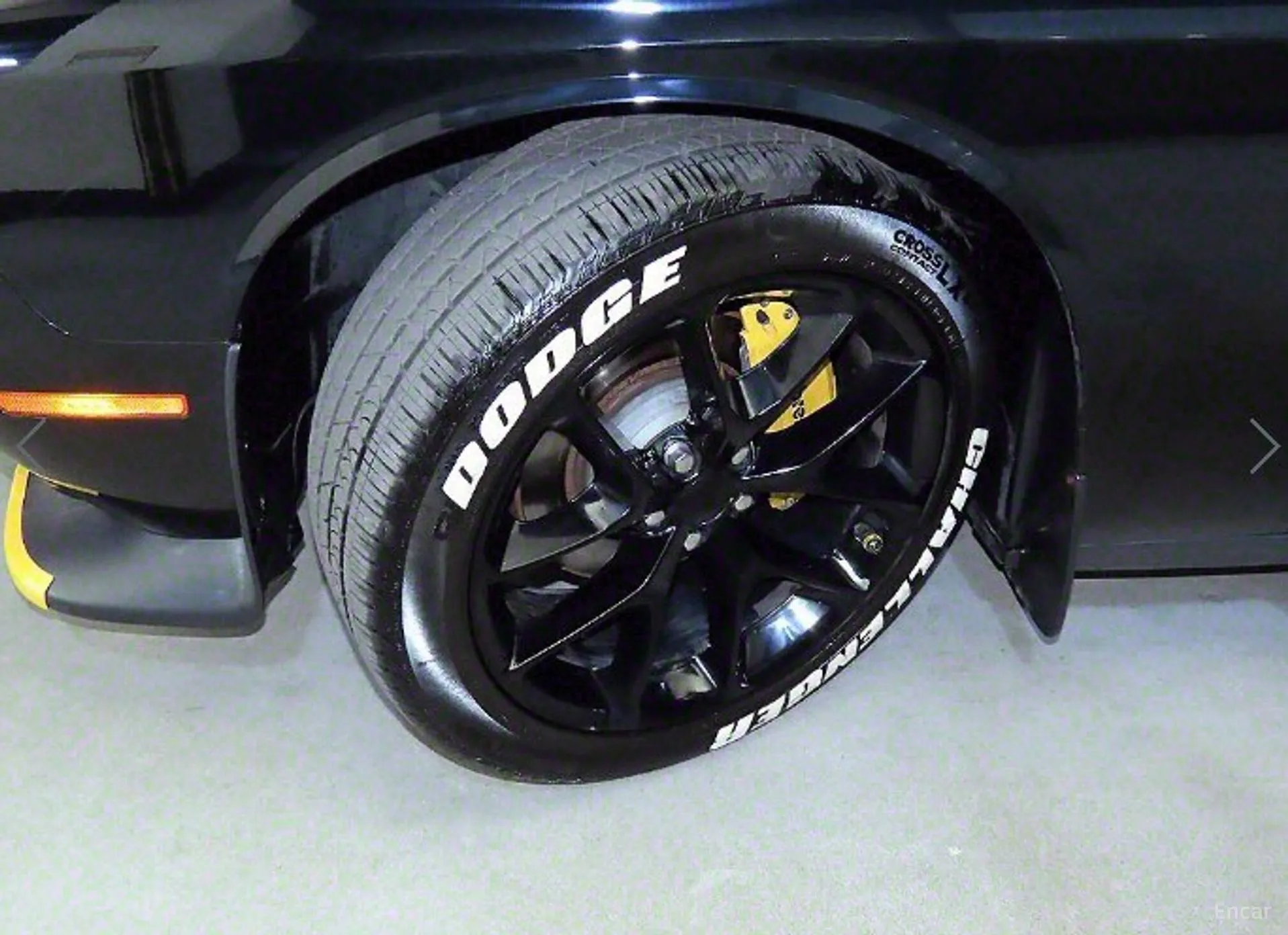 Dodge Challenger превью 20