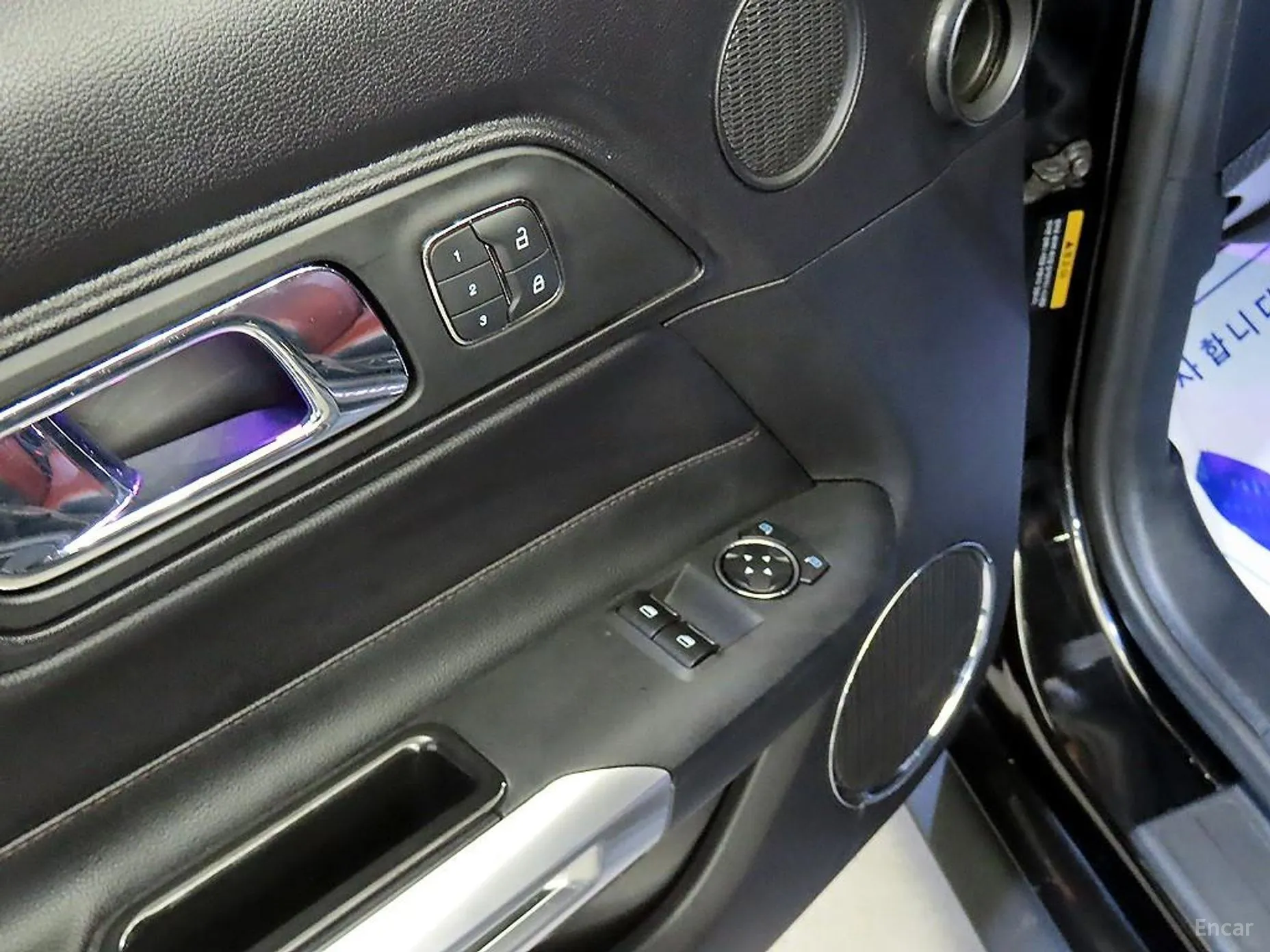 Ford Mustang превью 13