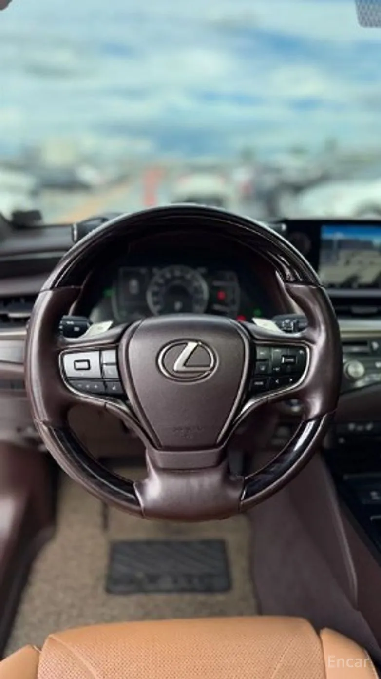Lexus ES300h 7th Generation превью 10