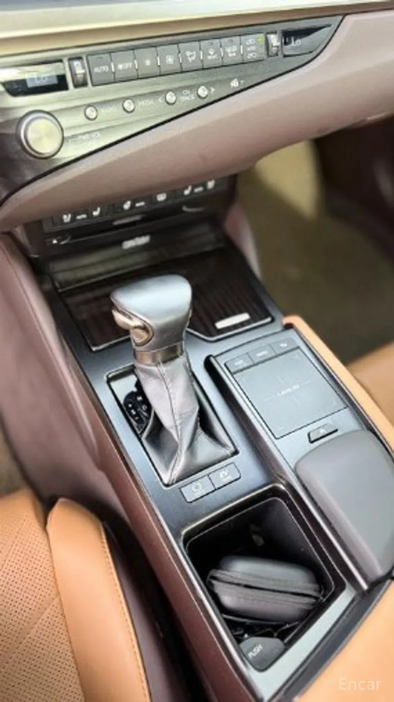 Lexus ES300h 7th Generation превью 13
