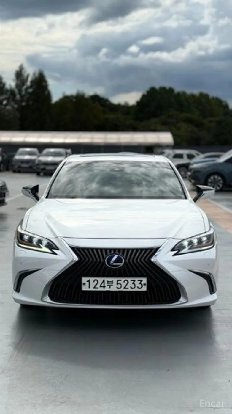 Lexus ES300h 7th Generation