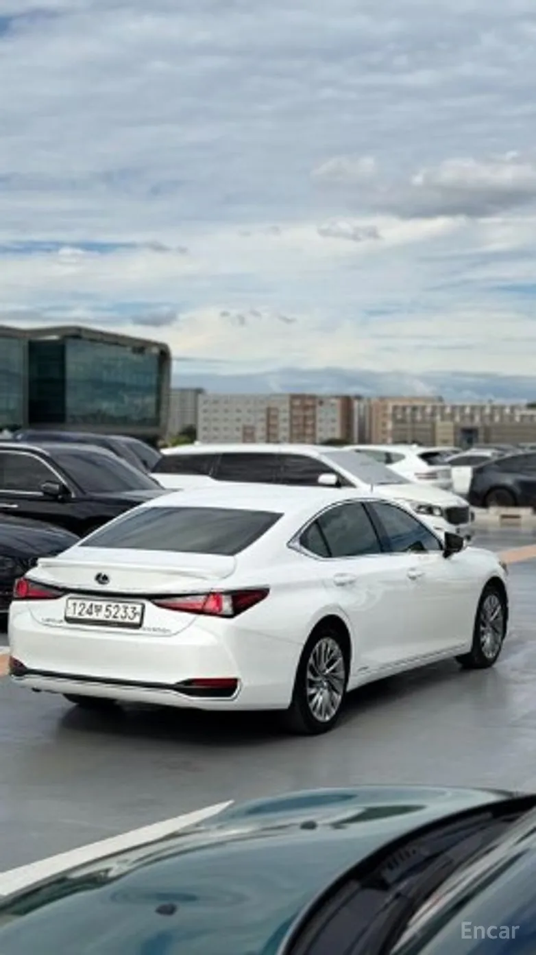 Lexus ES300h 7th Generation превью 4