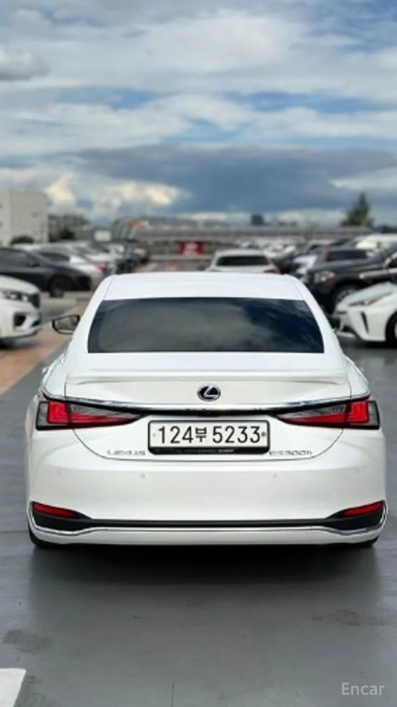 Lexus ES300h 7th Generation превью 5