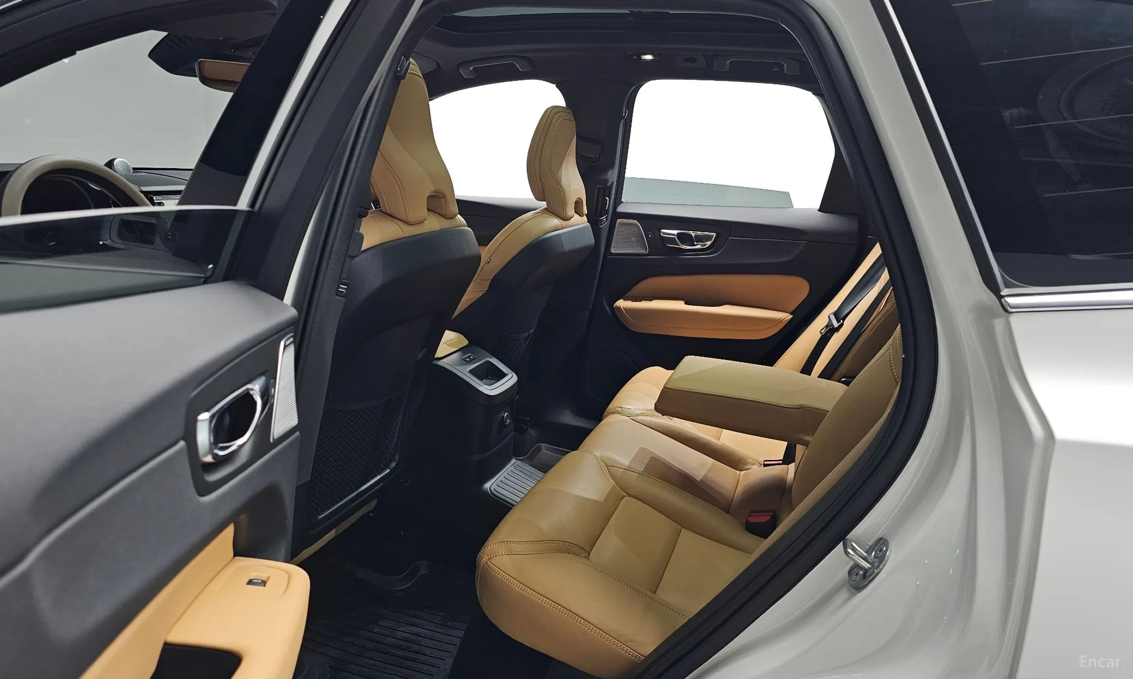 Volvo XC60 Gen 2 превью 11
