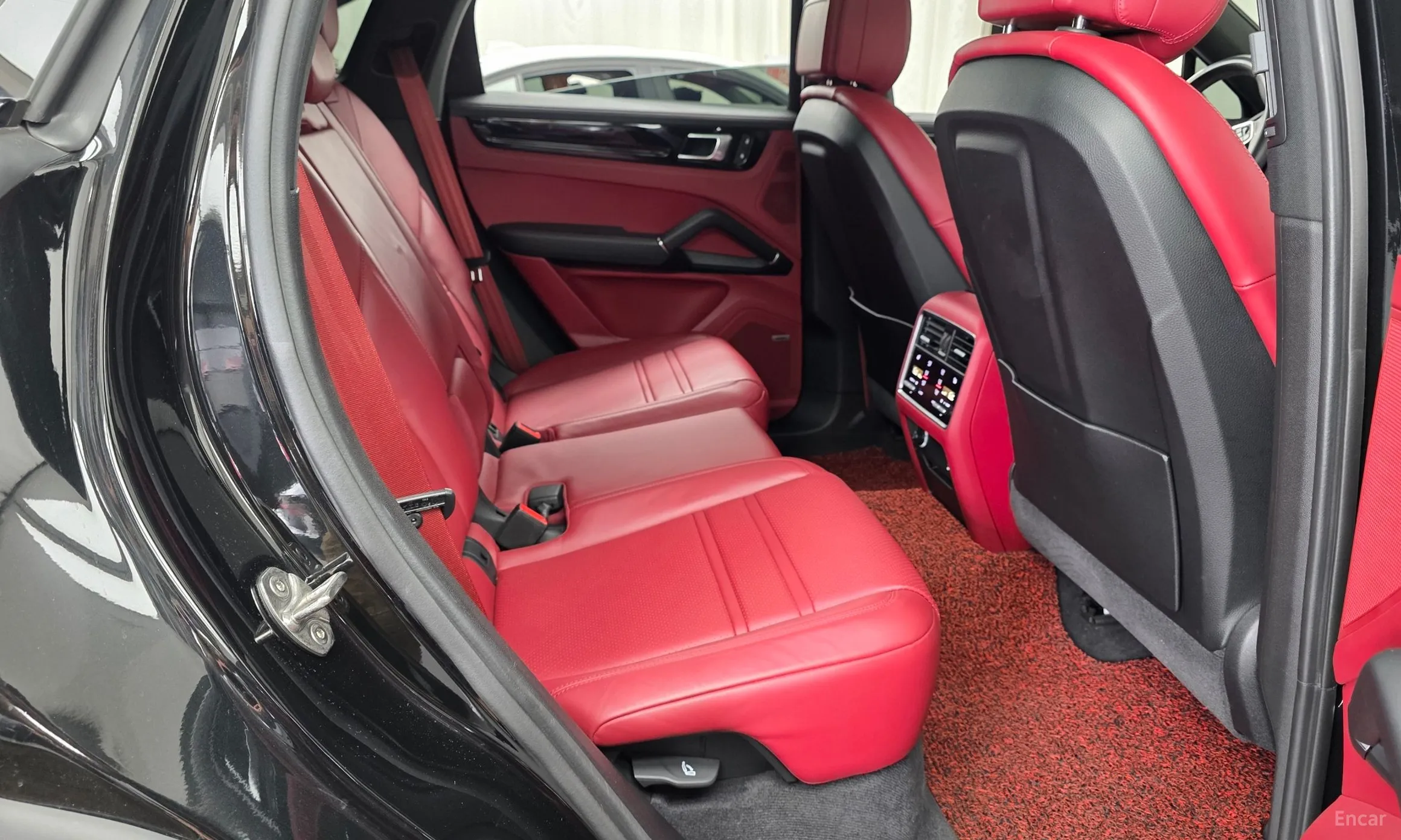 Porsche Cayenne (PO536) превью 11