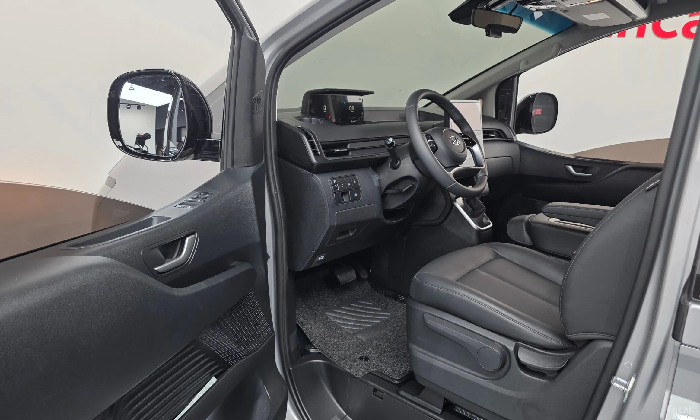 Hyundai Staria превью 10