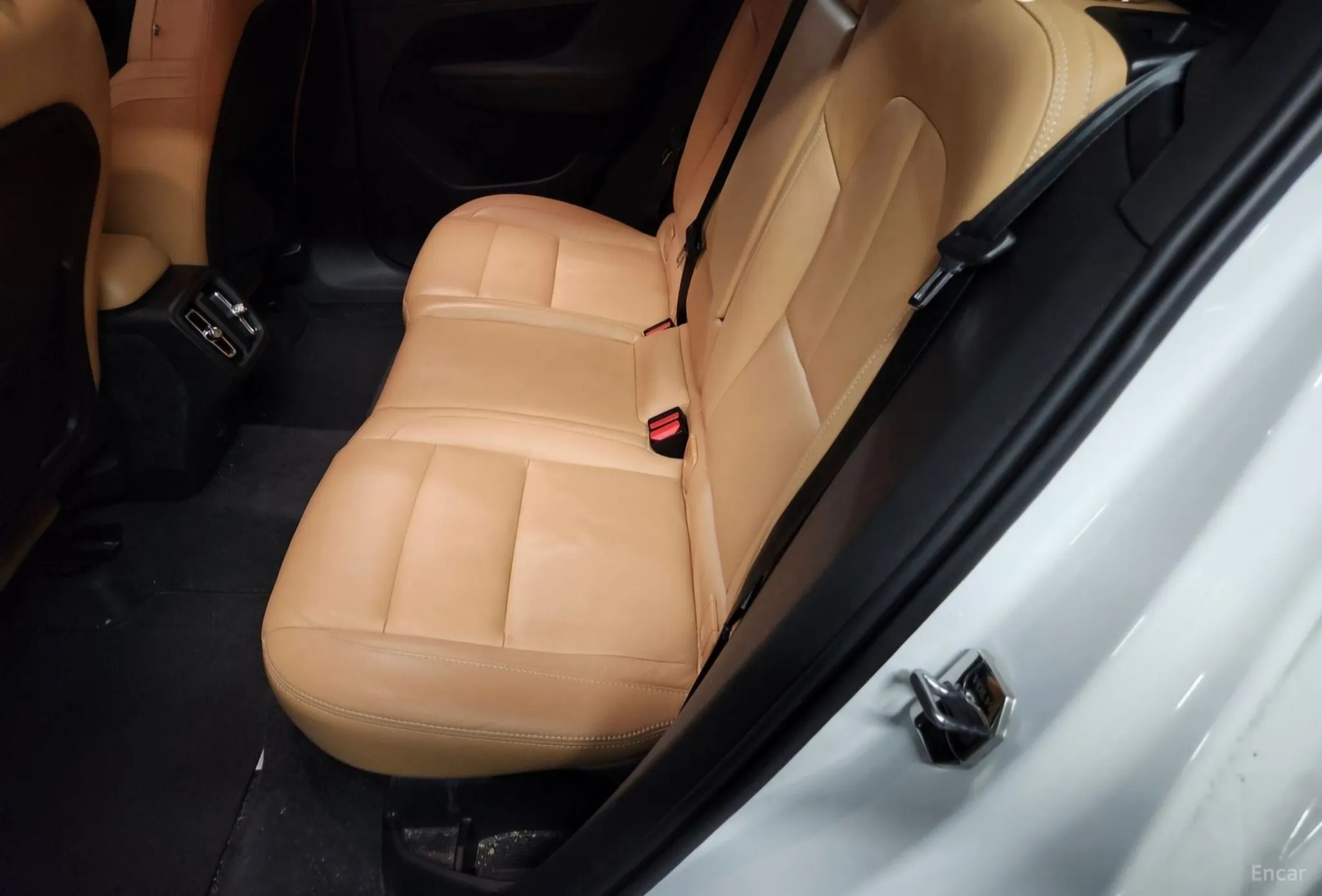 Volvo XC40 превью 13