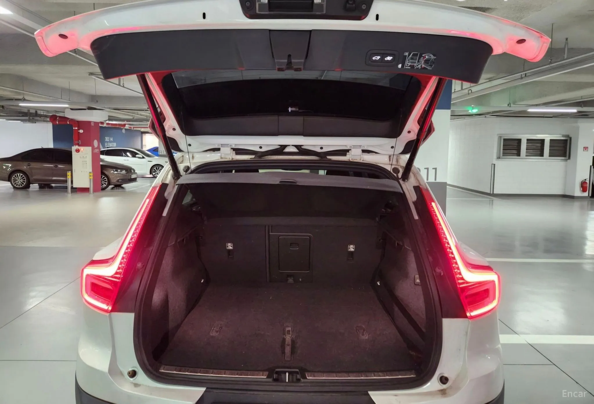 Volvo XC40 превью 15
