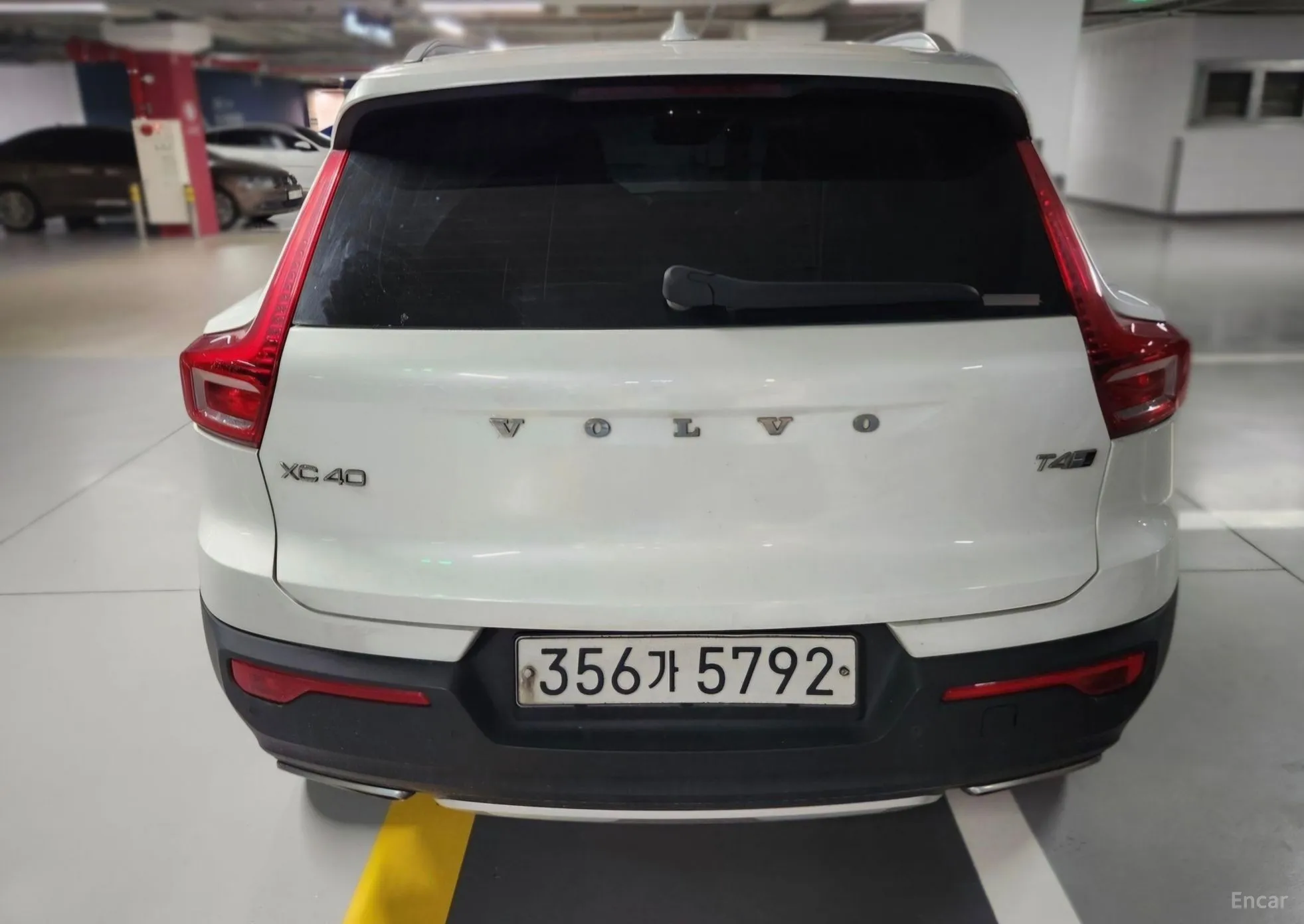 Volvo XC40 превью 4