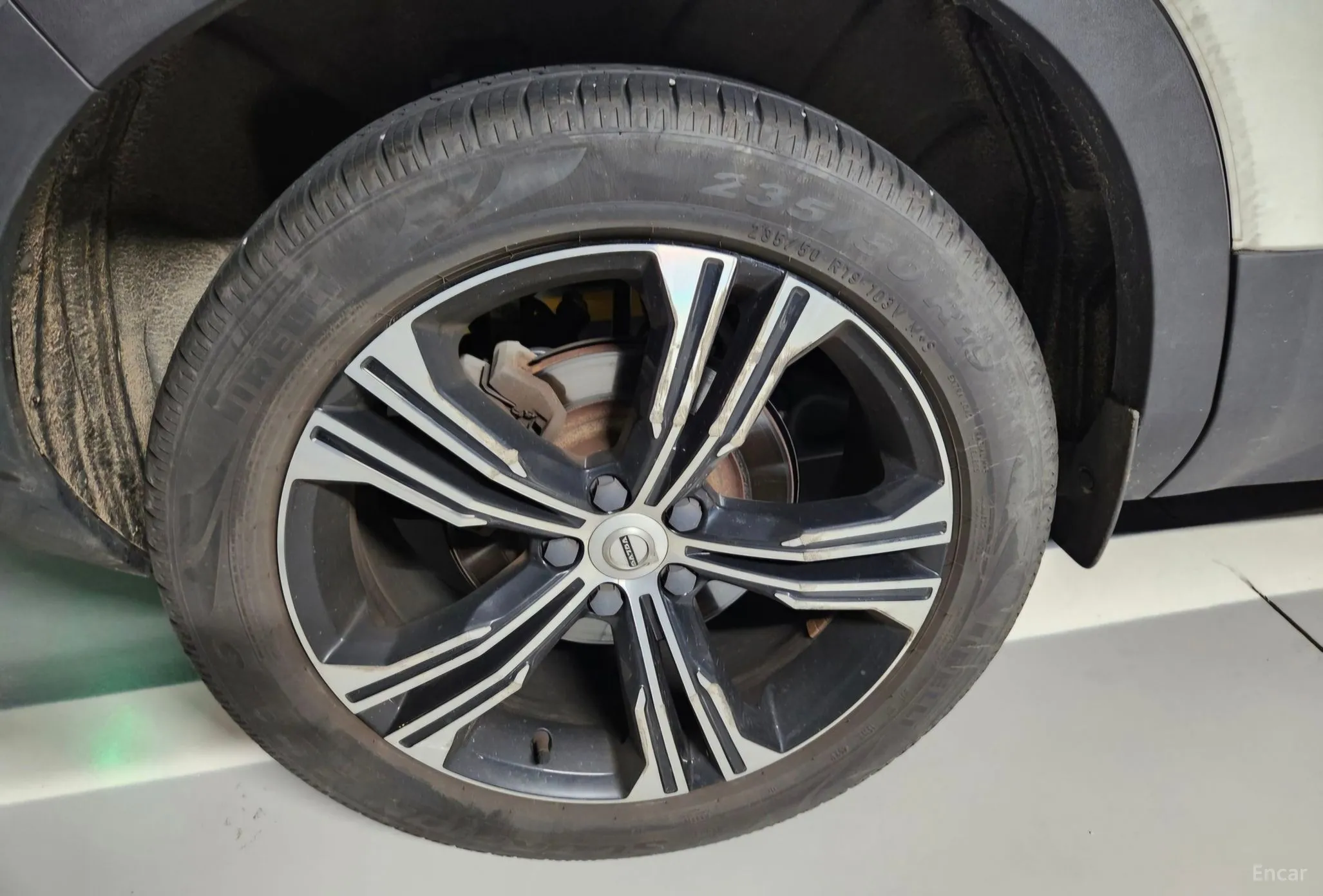 Volvo XC40 превью 5