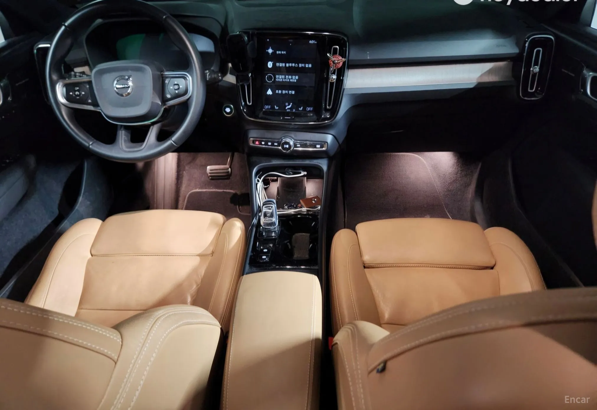 Volvo XC40 превью 7