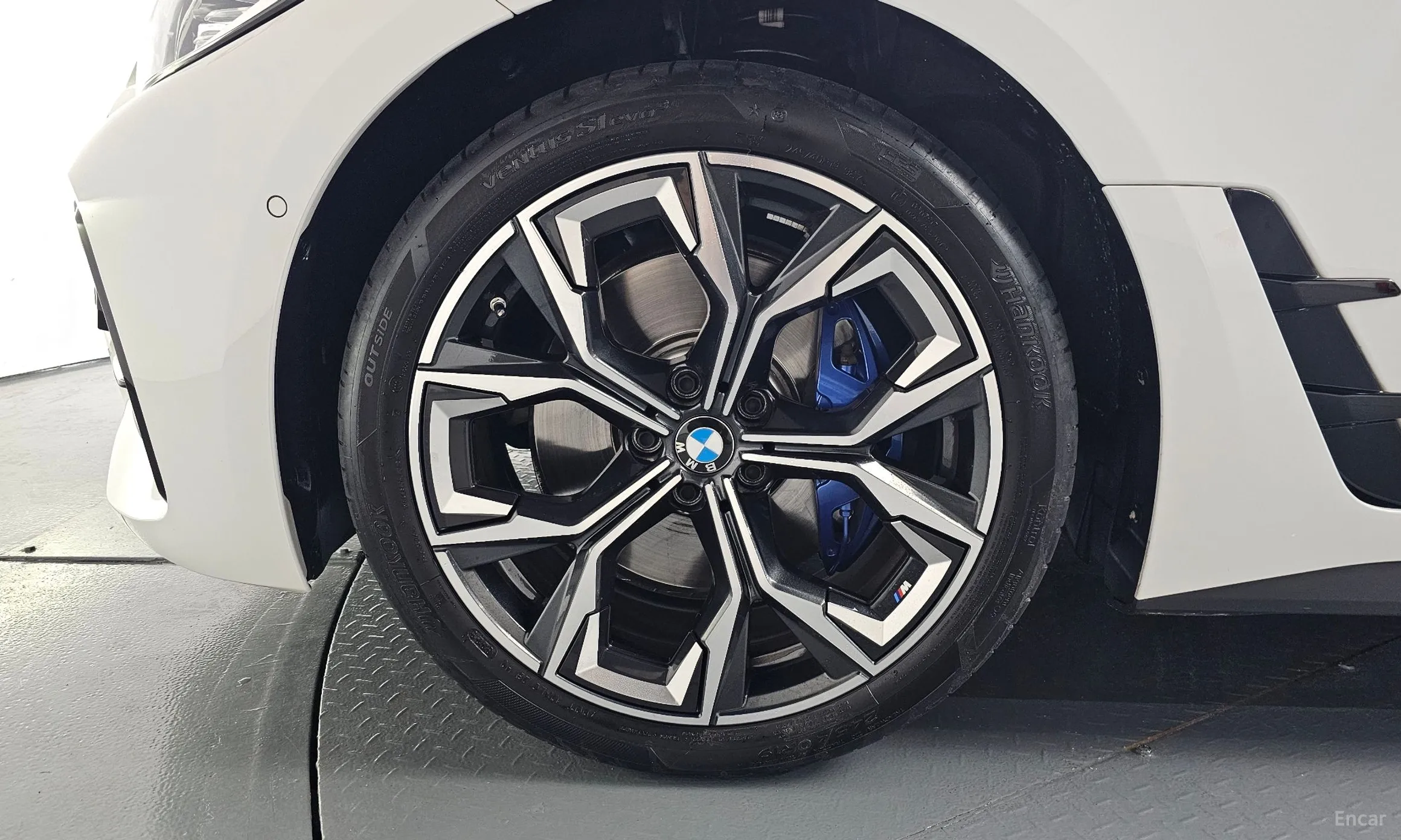 BMW Series 4 (G22) превью 5