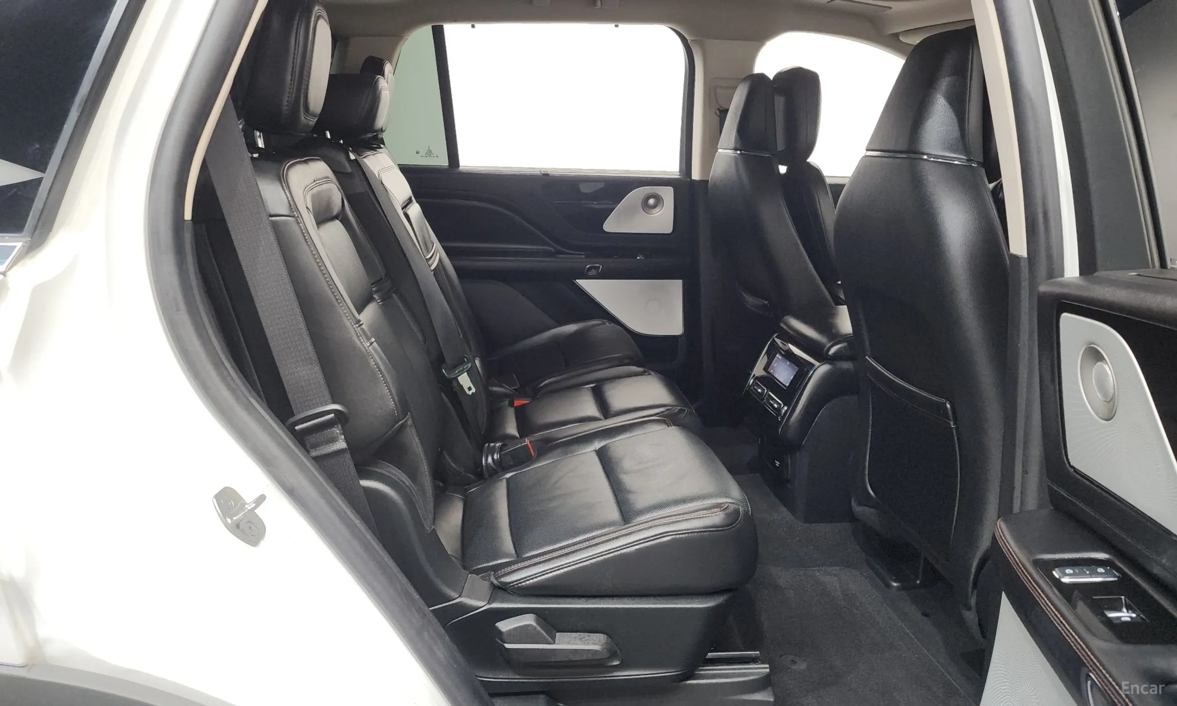 Lincoln Aviator 2nd Generation превью 11
