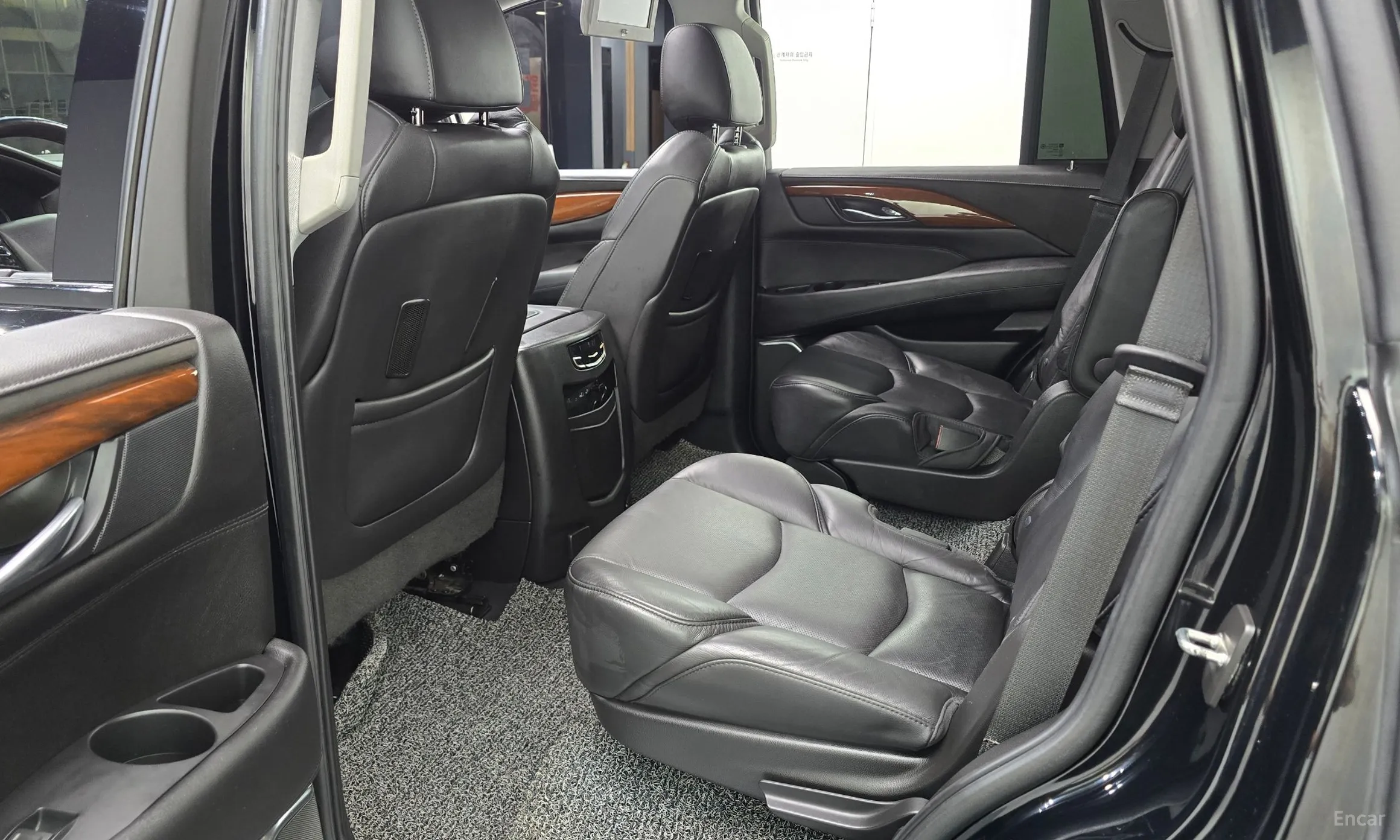 Cadillac Escalade превью 12