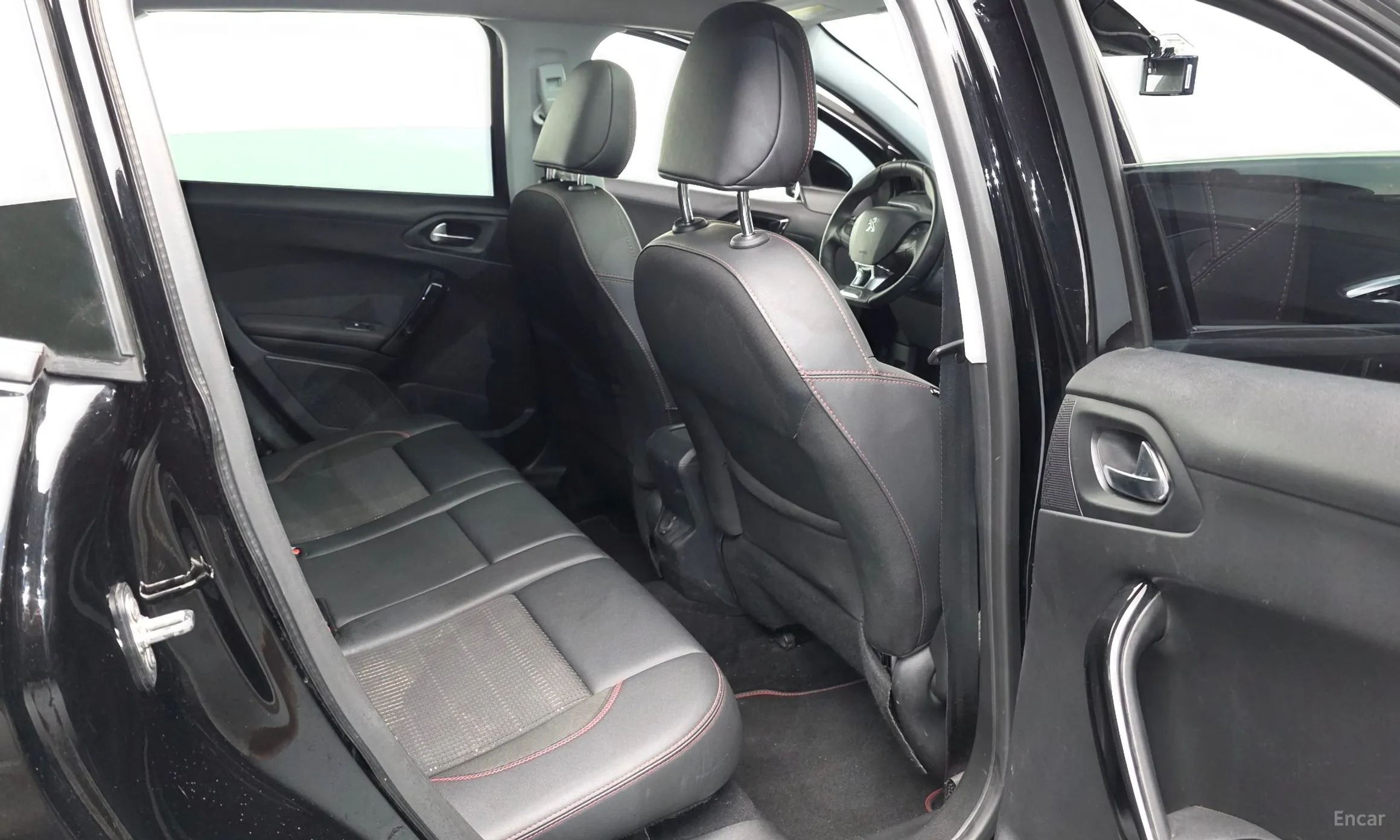 Peugeot 2008. превью 12