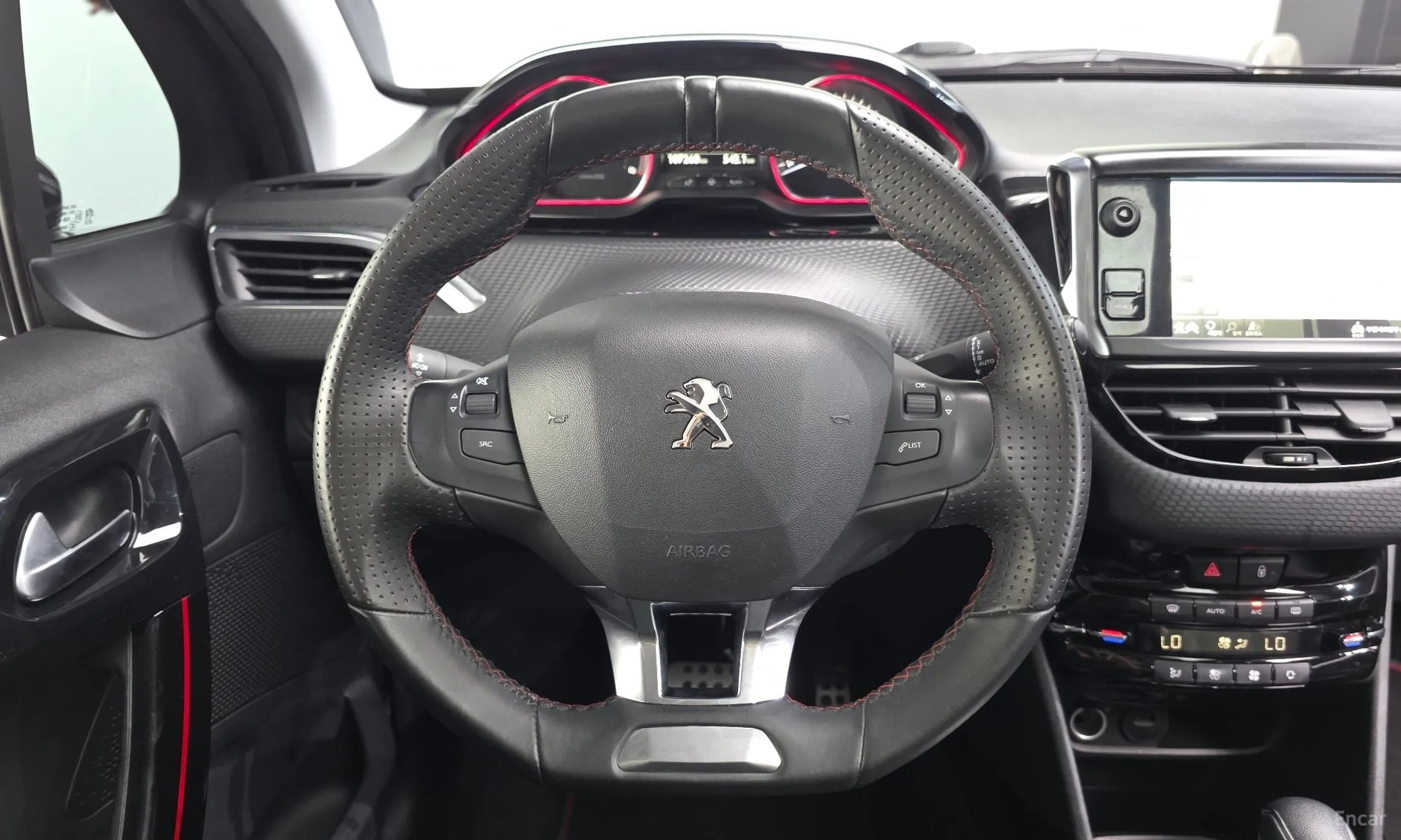 Peugeot 2008. превью 13