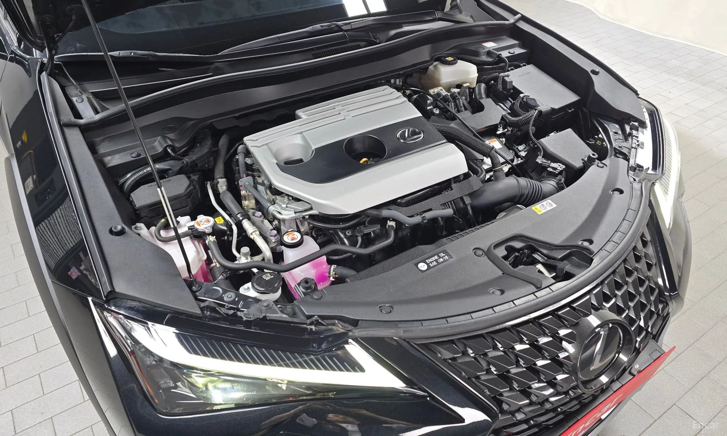 Lexus UX250h превью 6