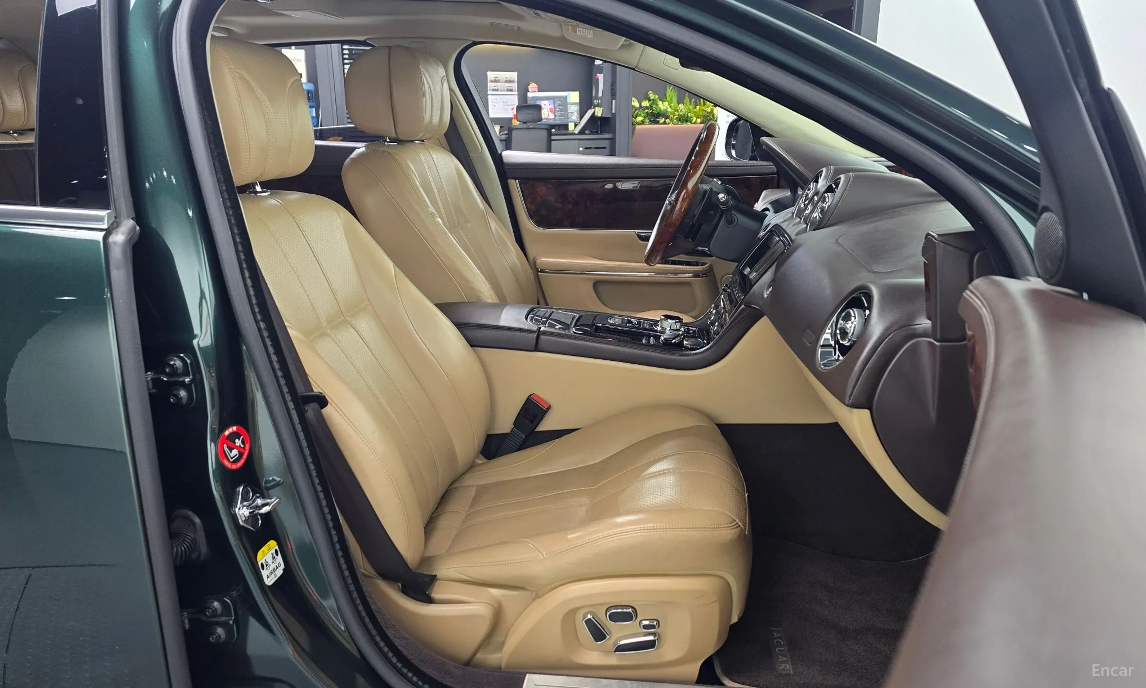 Jaguar All New XJ превью 10