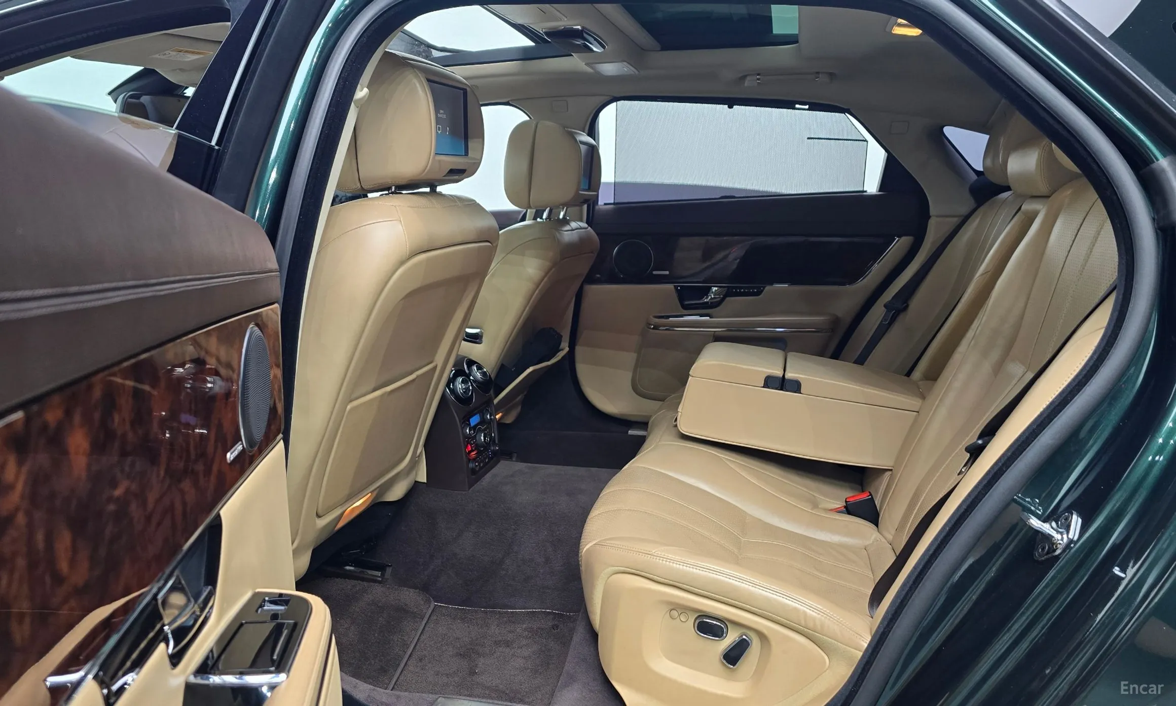 Jaguar All New XJ превью 12