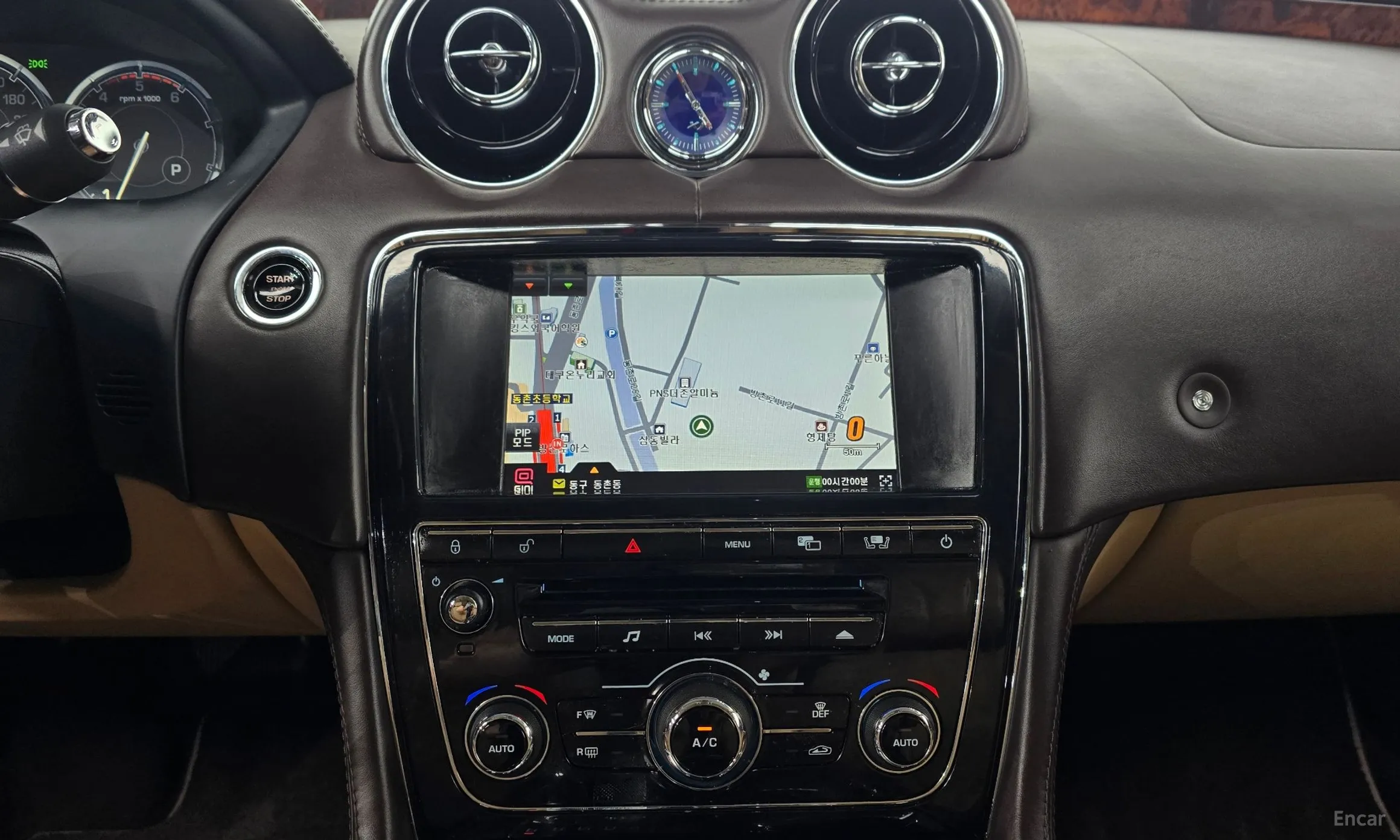 Jaguar All New XJ превью 15