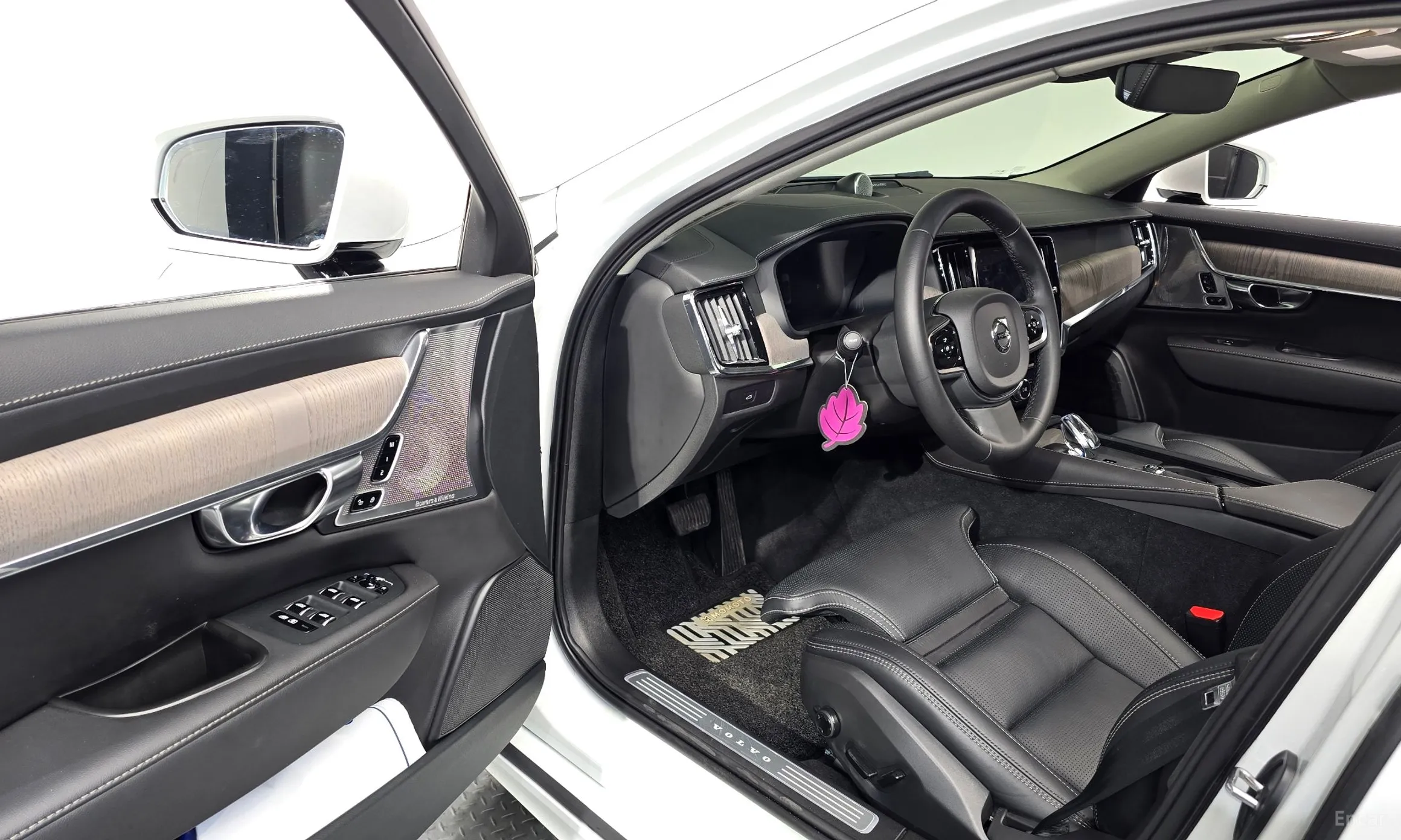 Volvo S90 превью 10