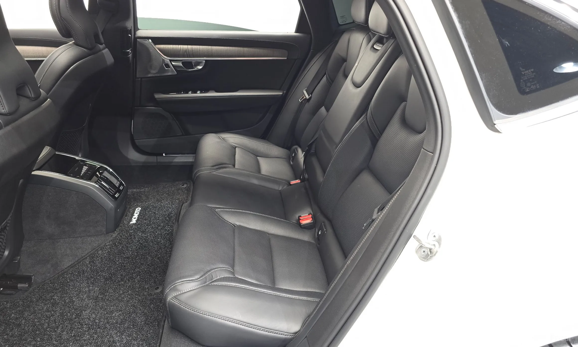 Volvo S90 превью 11