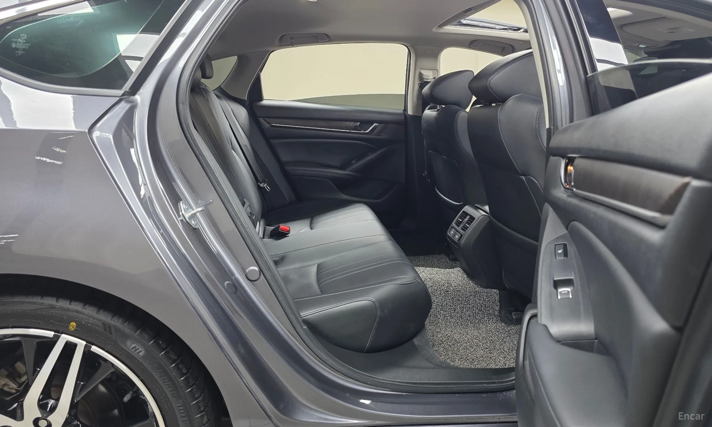 Honda Accord 10th Generation превью 11