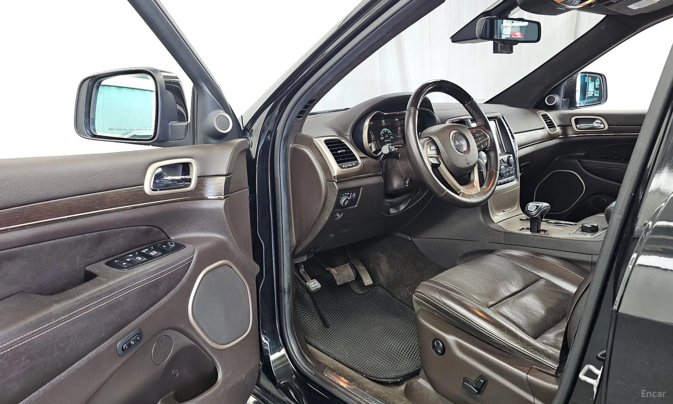 Jeep Grand Cherokee превью 10