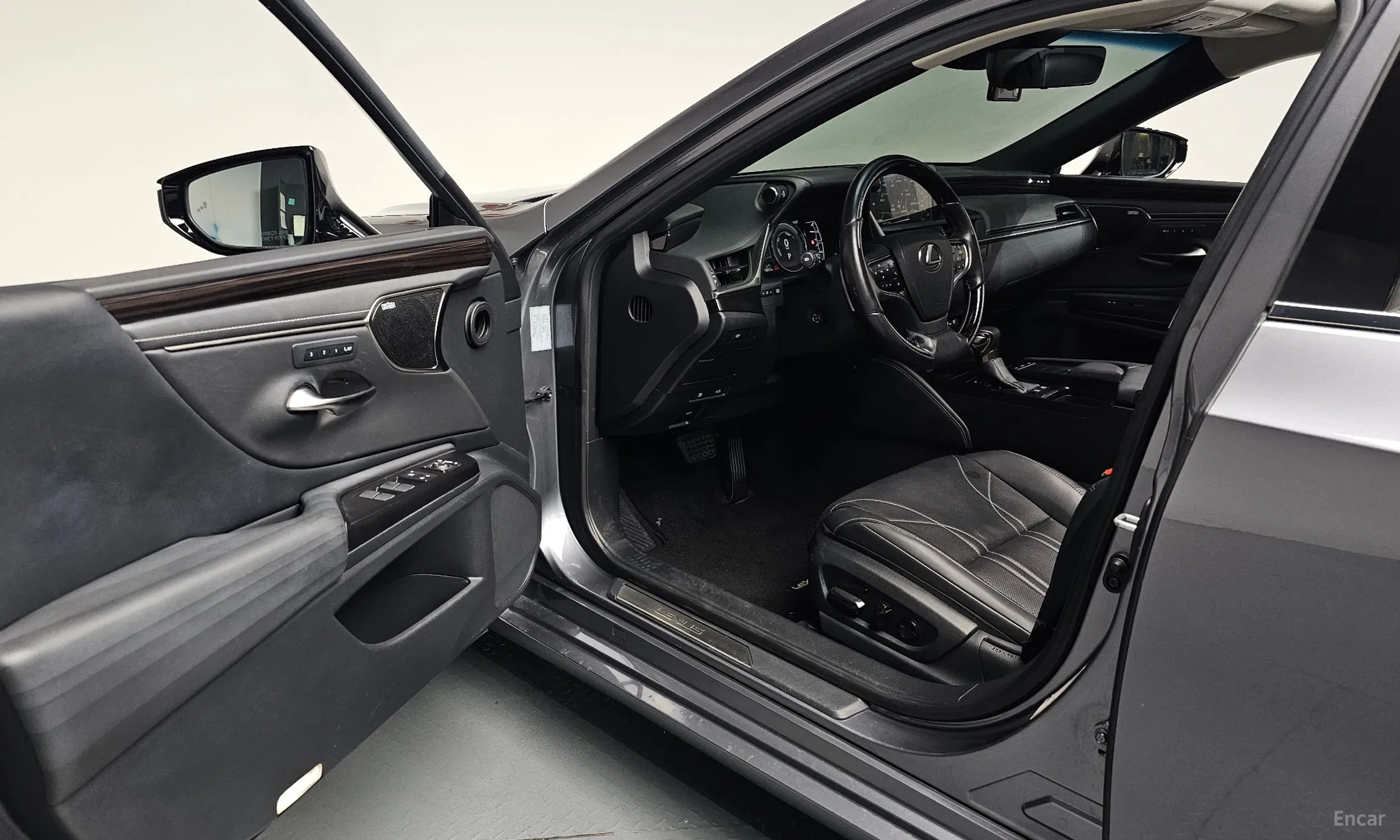 Lexus ES300h 7th Generation превью 10