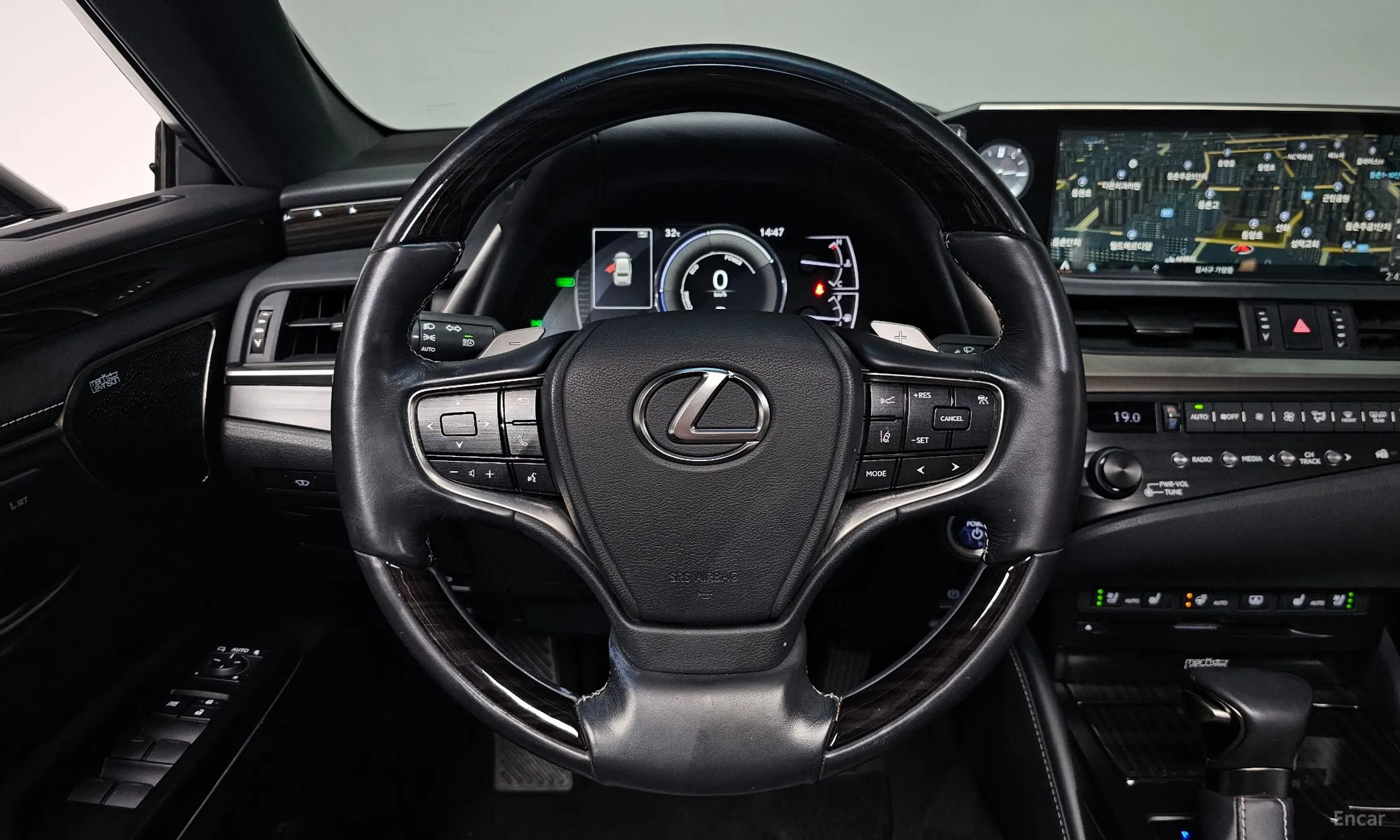 Lexus ES300h 7th Generation превью 13