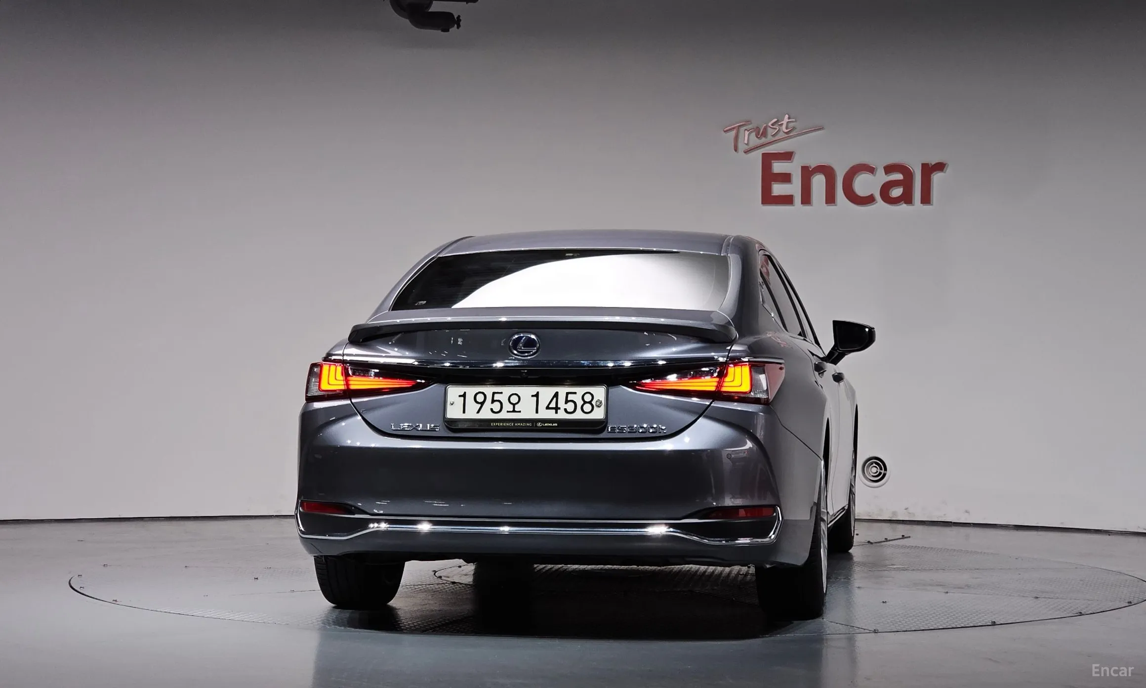 Lexus ES300h 7th Generation превью 4
