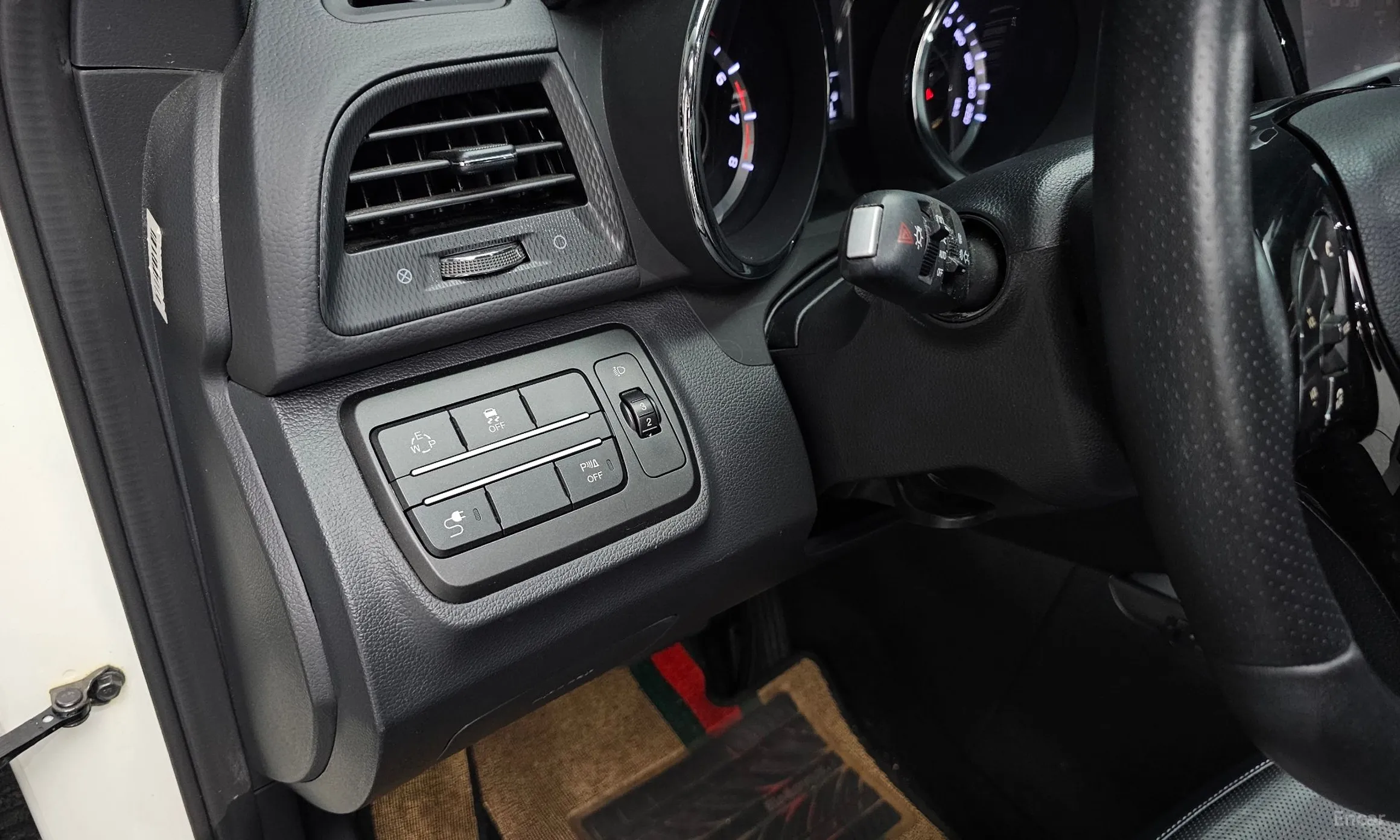 KG Mobility (SsangYong) Tivoli Air превью 17