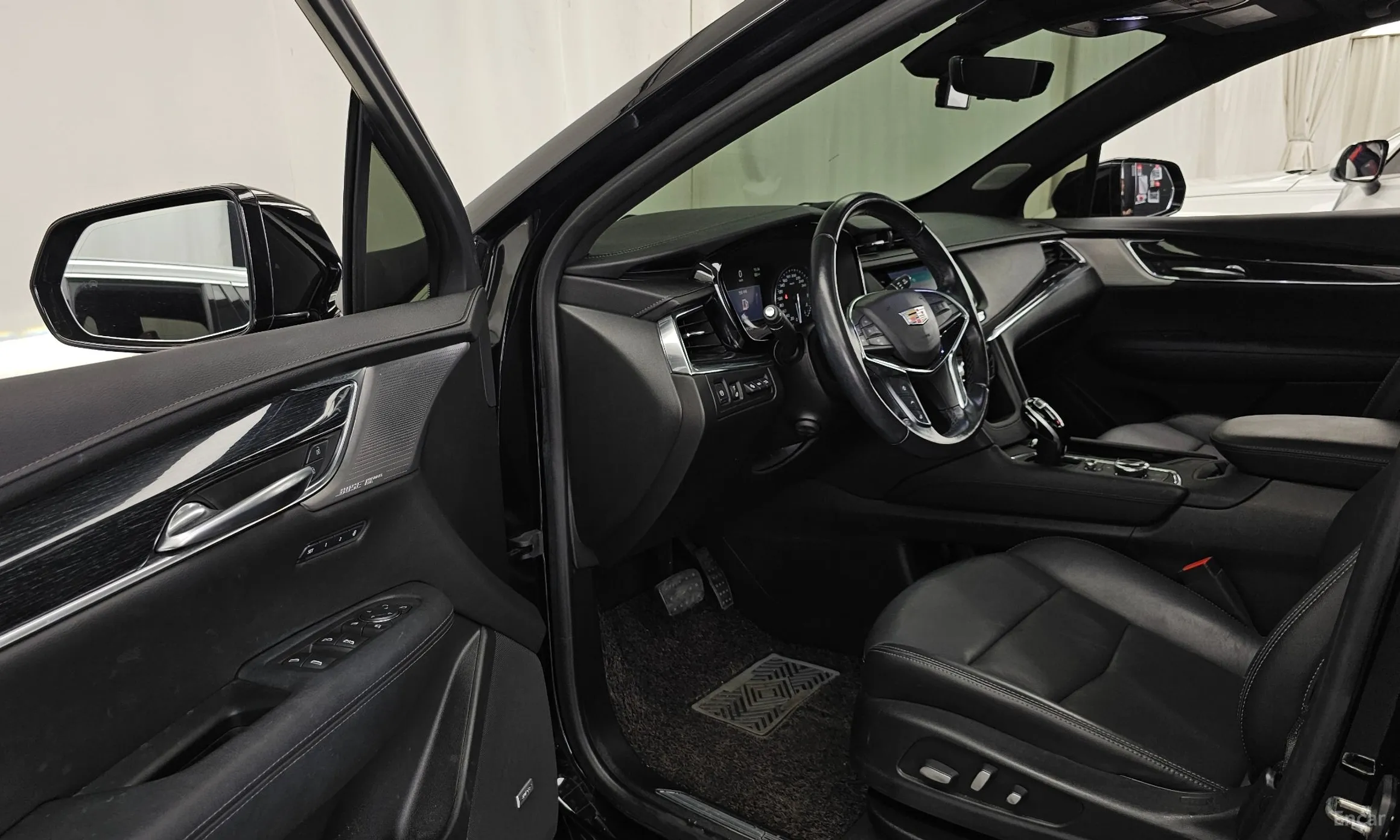 Cadillac XT5 превью 10