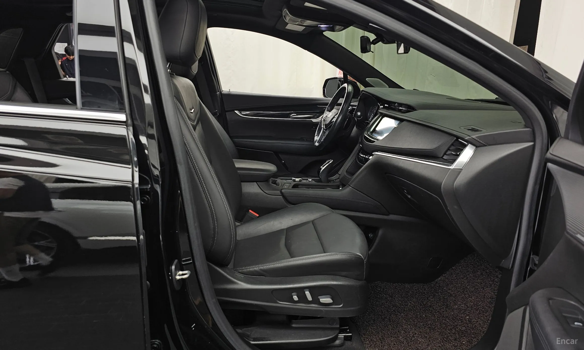Cadillac XT5 превью 12