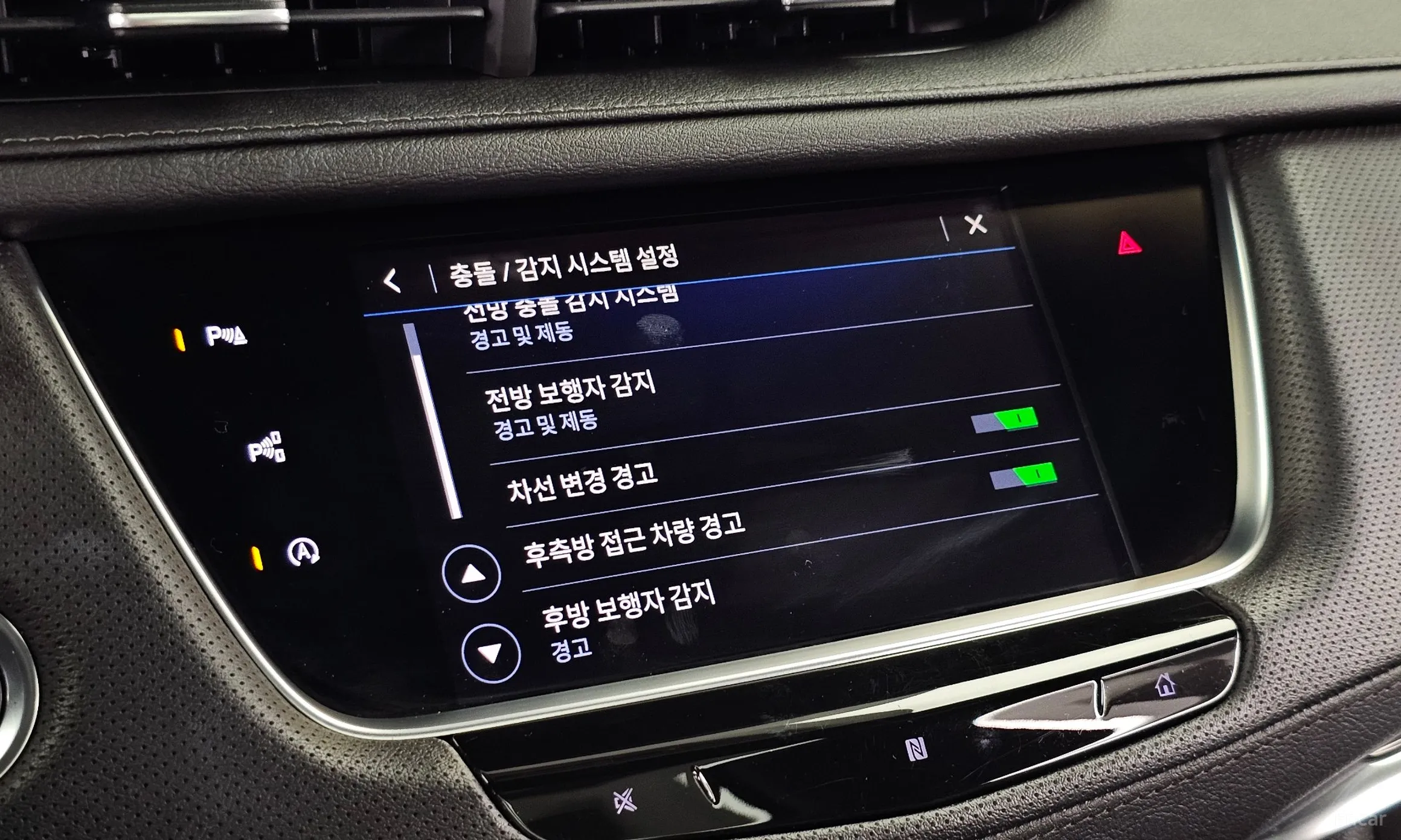 Cadillac XT5 превью 16