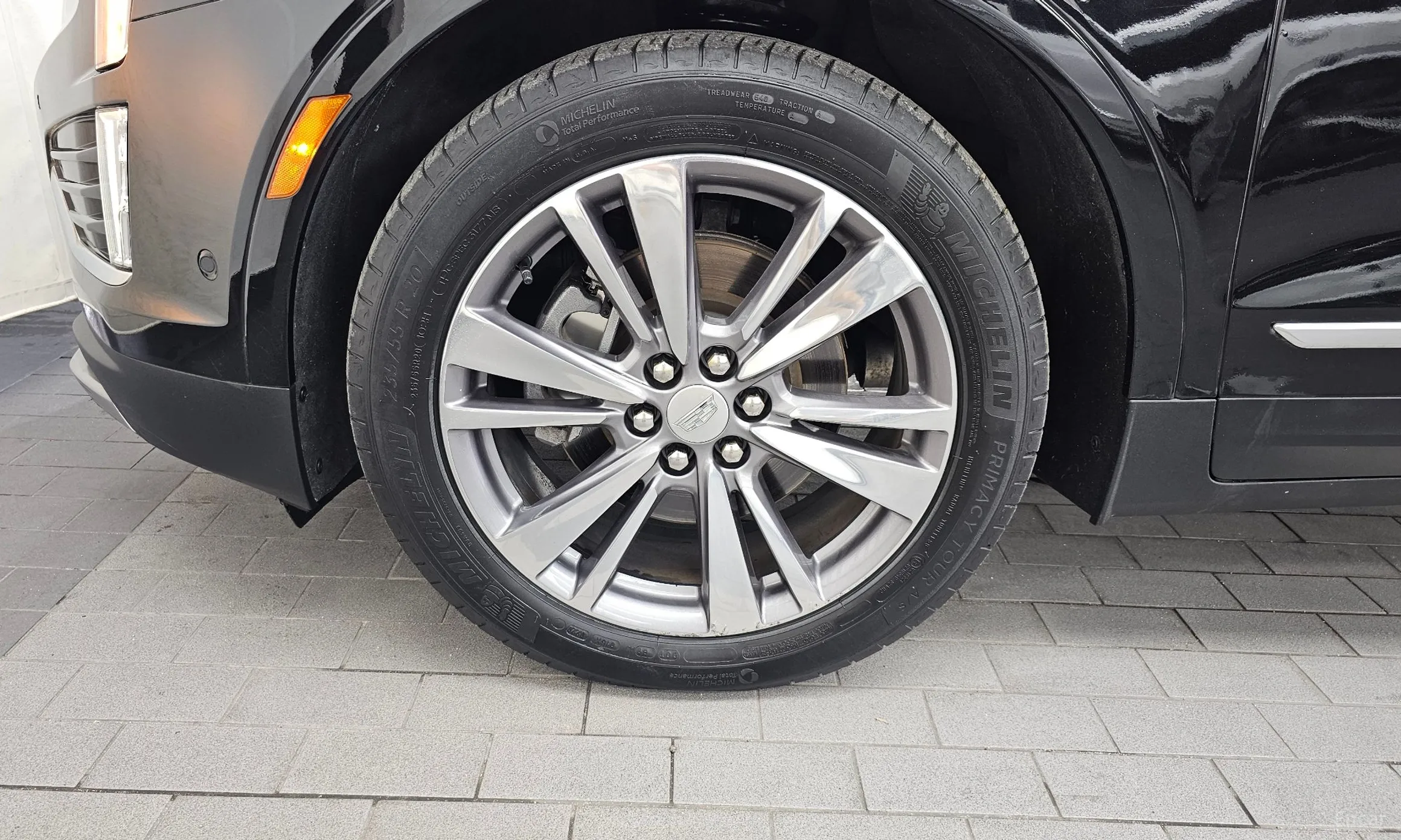 Cadillac XT5 превью 5