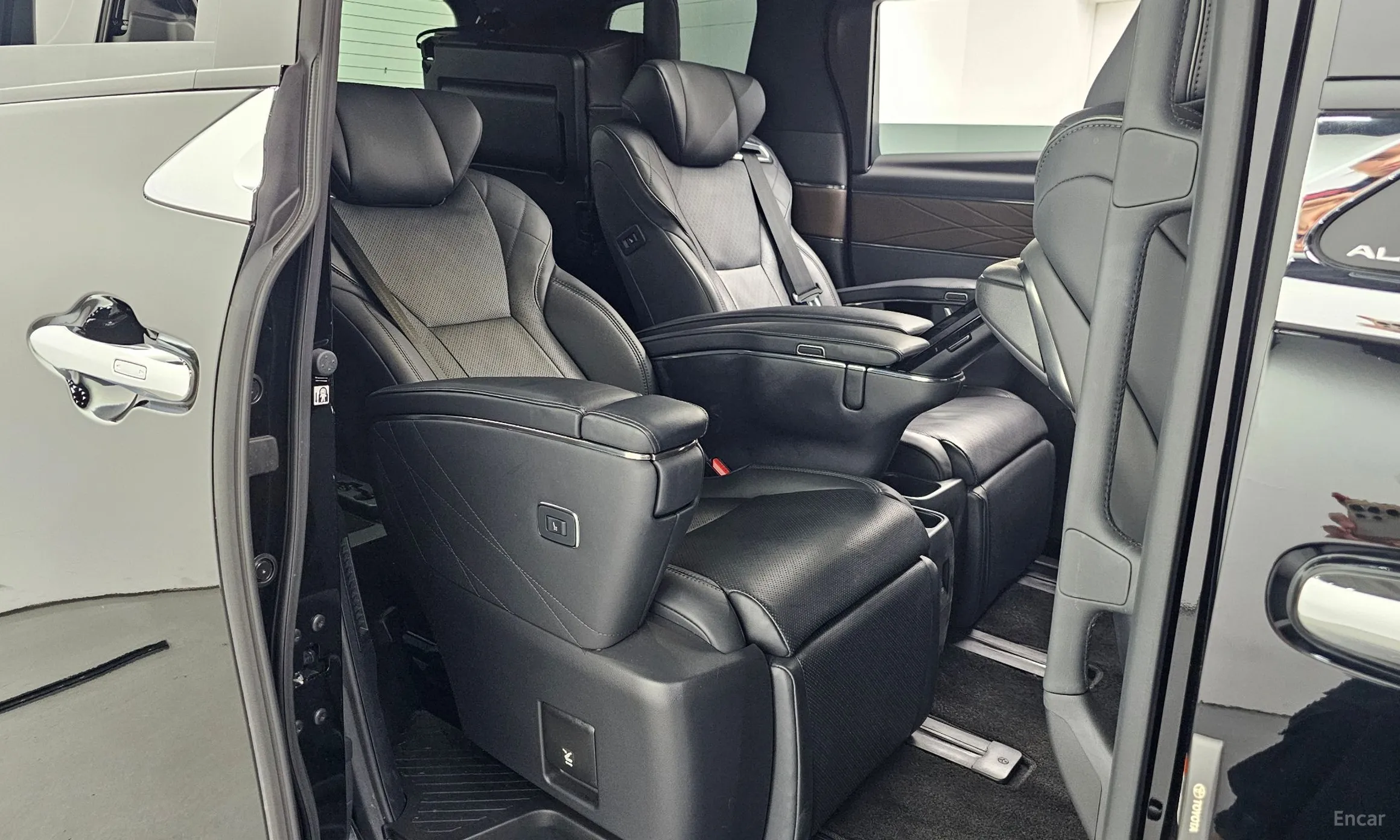 Toyota Alphard 4th Generation превью 11