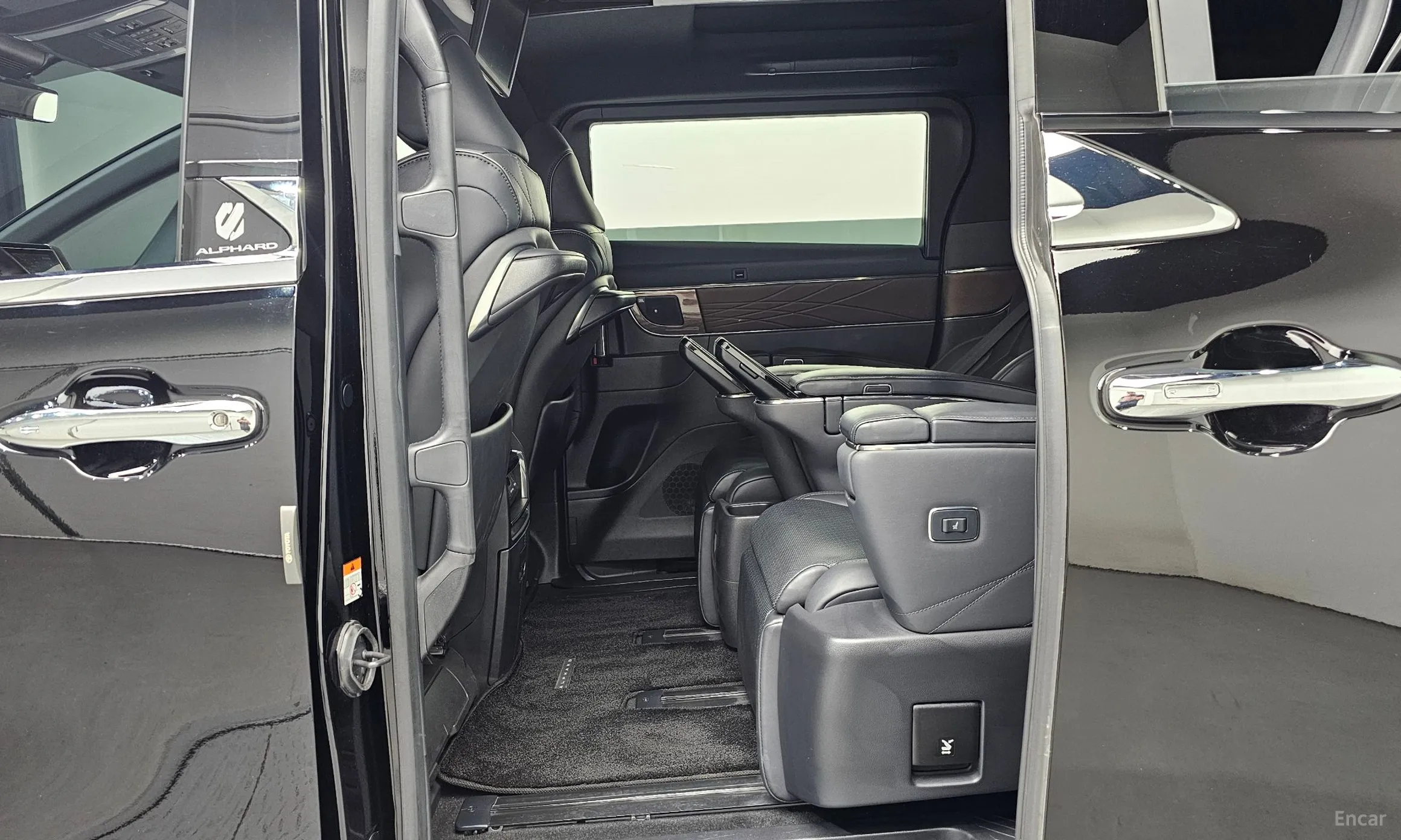 Toyota Alphard 4th Generation превью 12