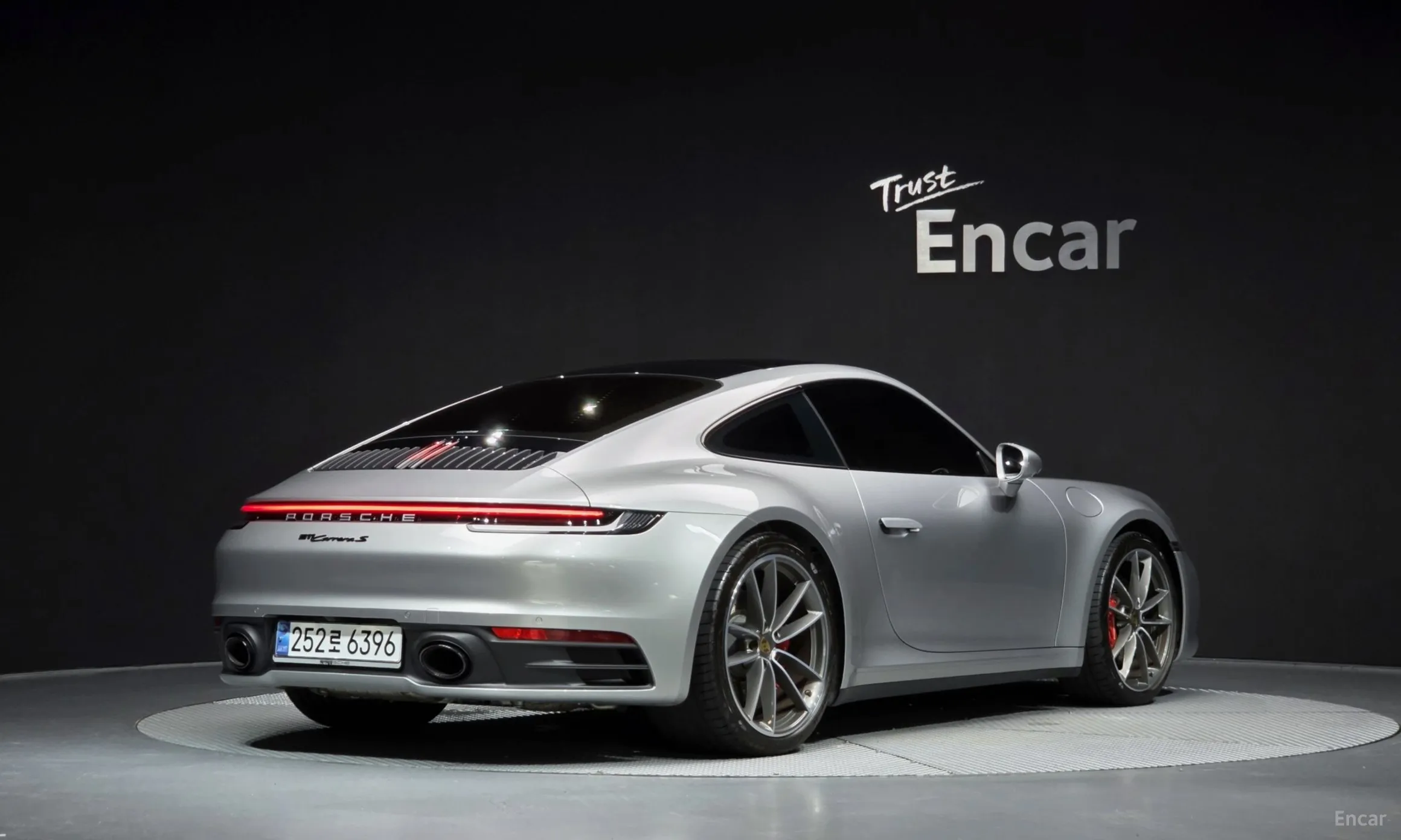 Porsche 911 (992)