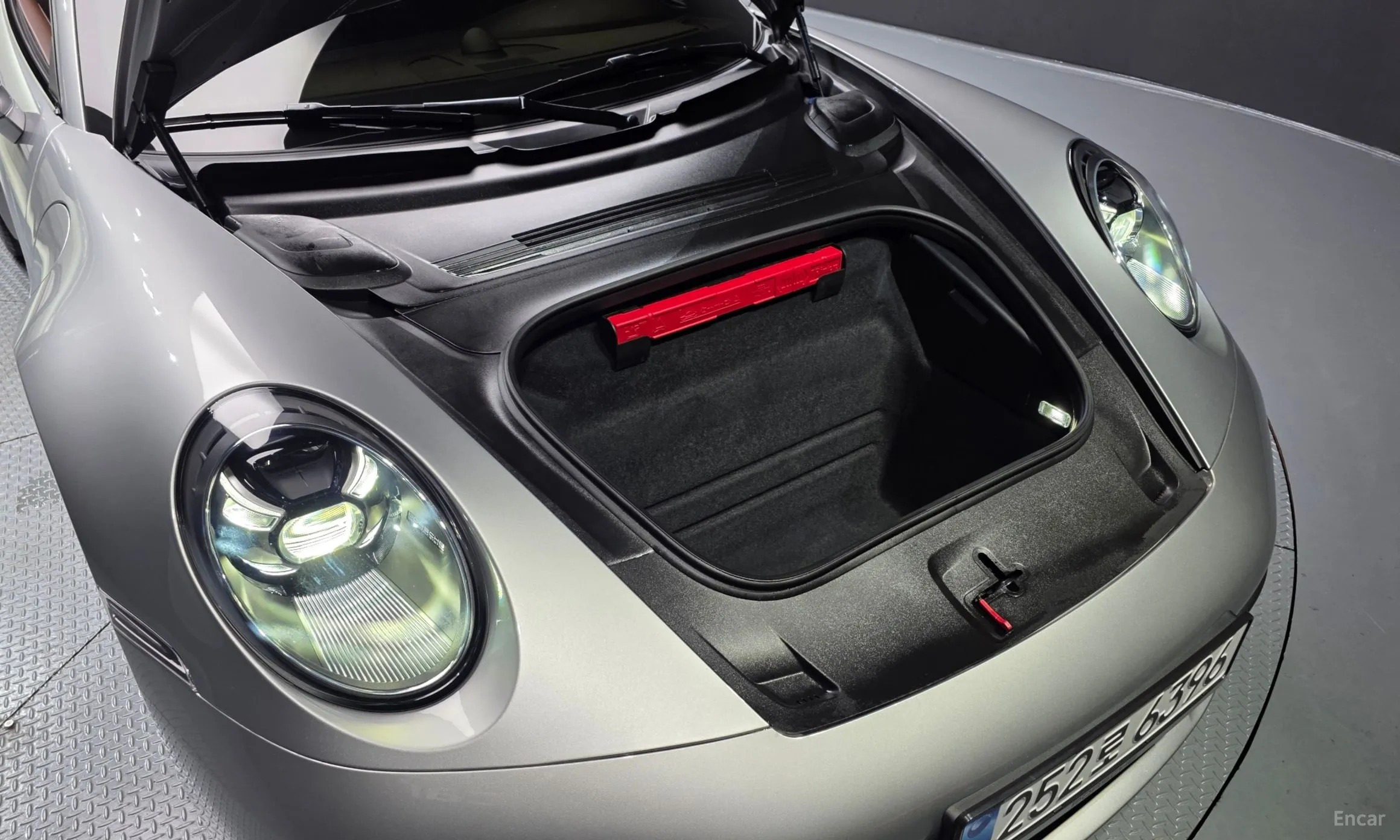 Porsche 911 (992) превью 20