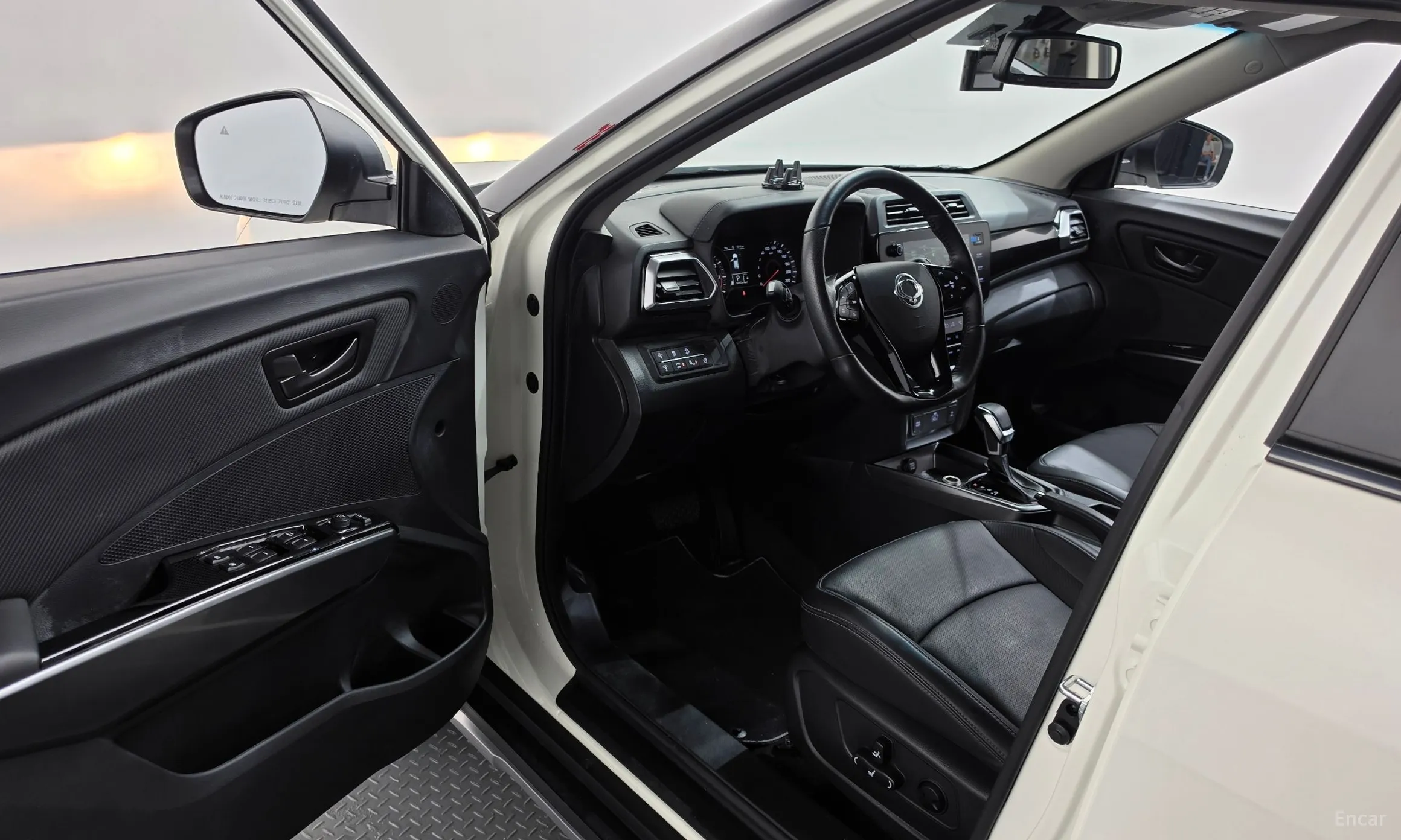 KG Mobility (SsangYong) Tivoli превью 10
