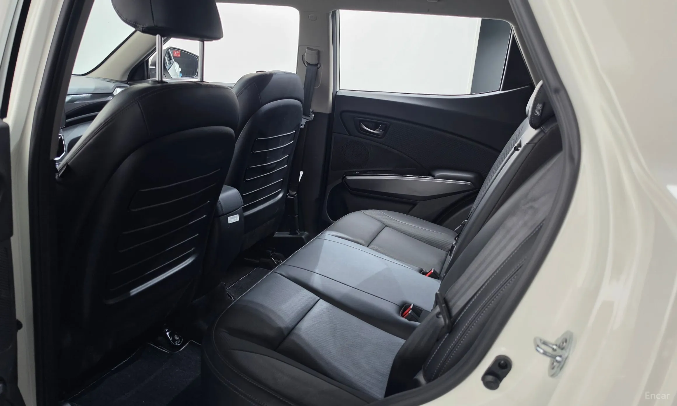 KG Mobility (SsangYong) Tivoli превью 20