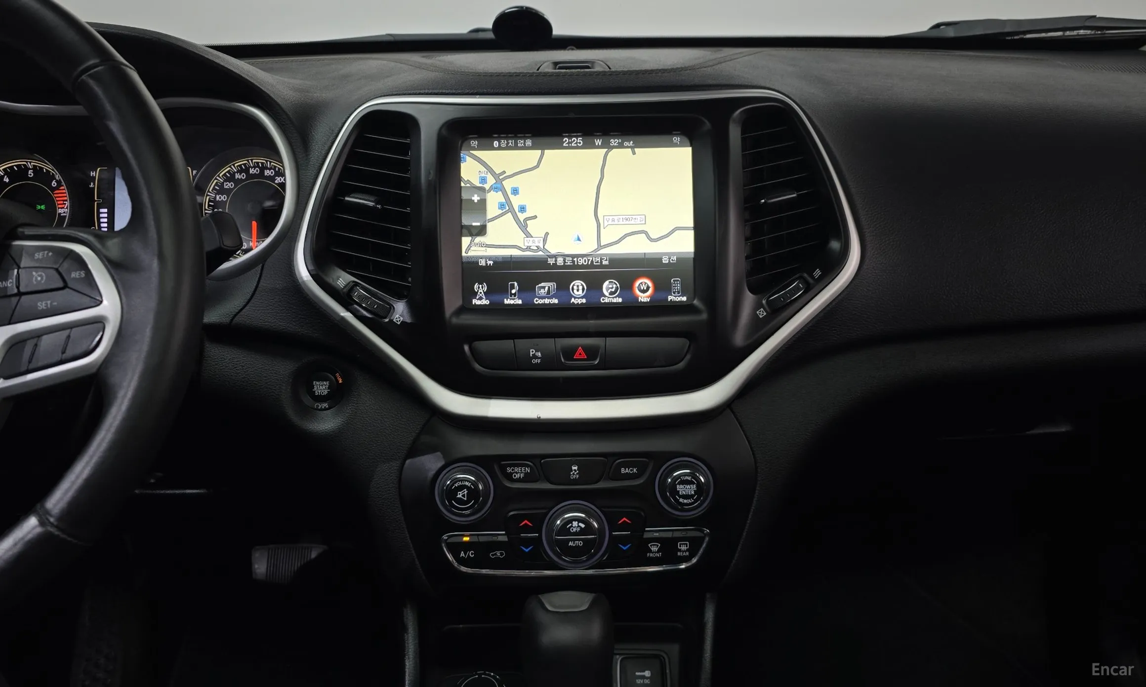 Jeep Cherokee (KL) превью 13