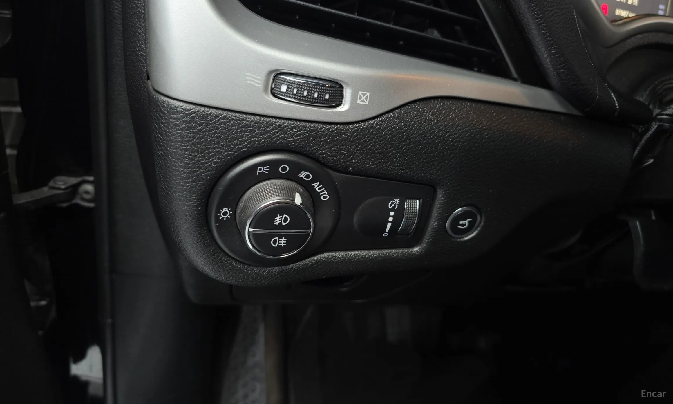 Jeep Cherokee (KL) превью 16