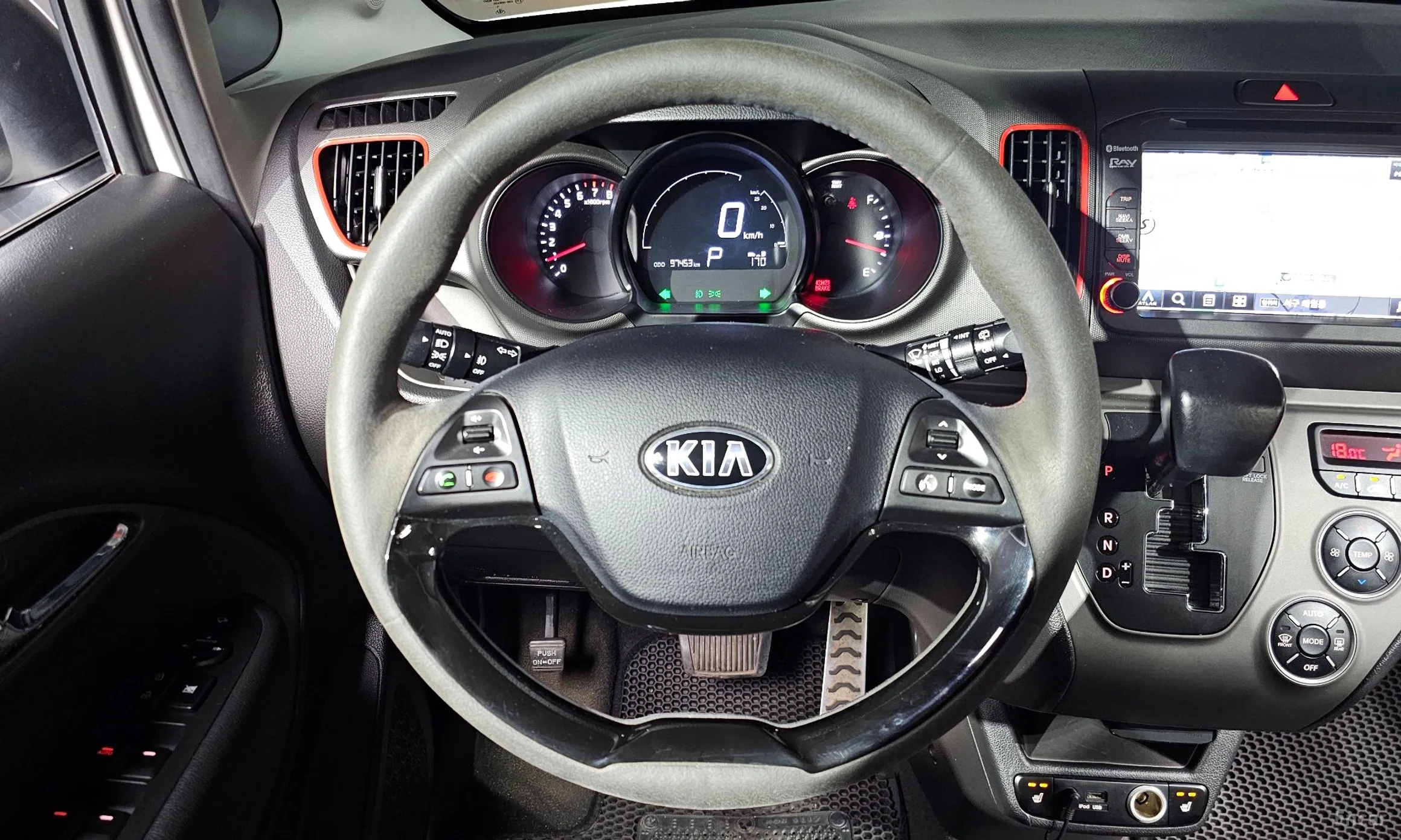 Kia Ray превью 13