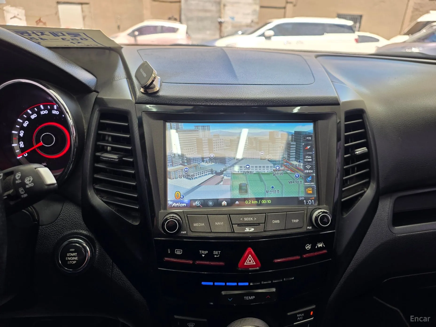 KG Mobility (SsangYong) Tivoli Air превью 11