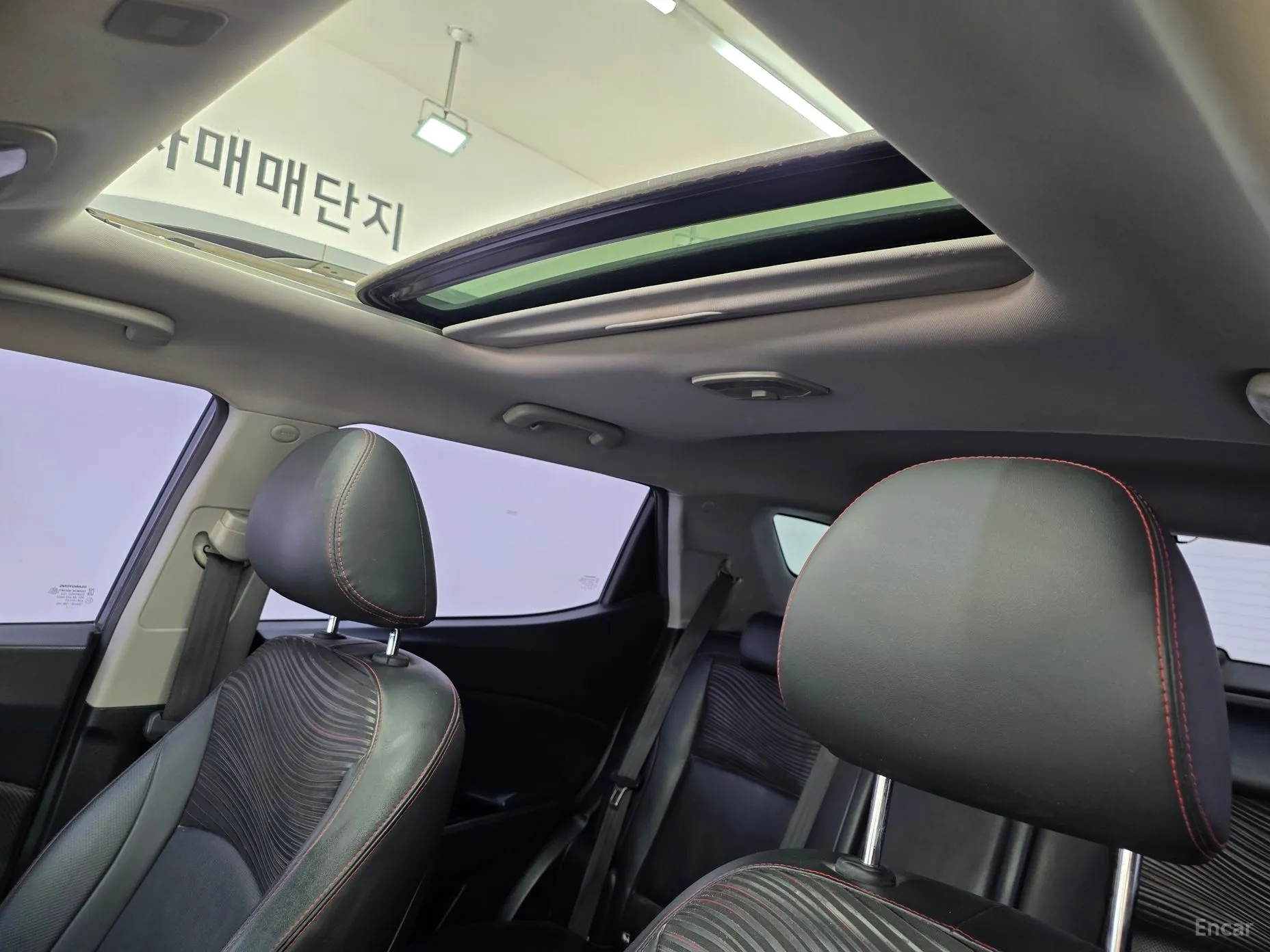 KG Mobility (SsangYong) Tivoli Air превью 19